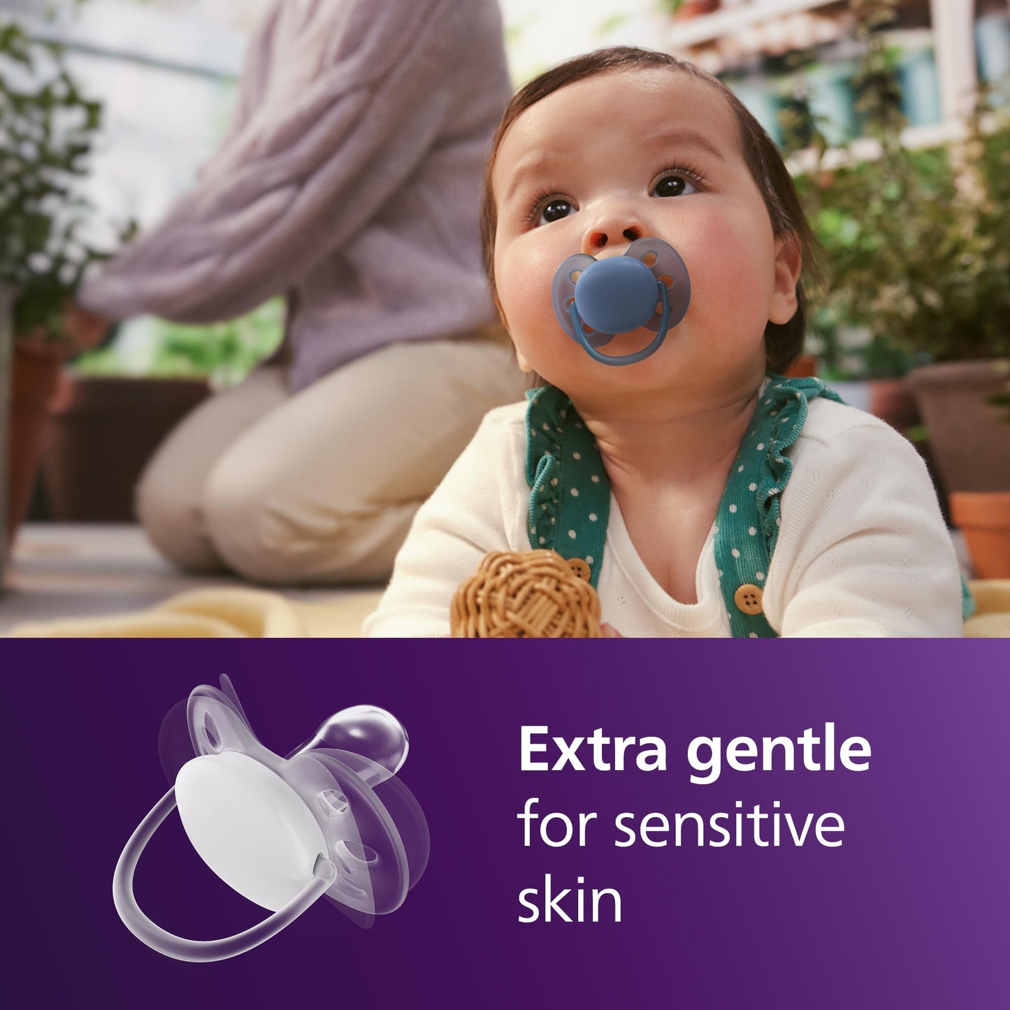 Philips Avent Ultra Soft Pacifiers - Orthodontic Design, for Babies 6-18 Months, Flexible Shield, Silicone Symmetrical Nipple, BPA-Free, 2 Sterilizing Cases, 4 Pack, SCF091/51