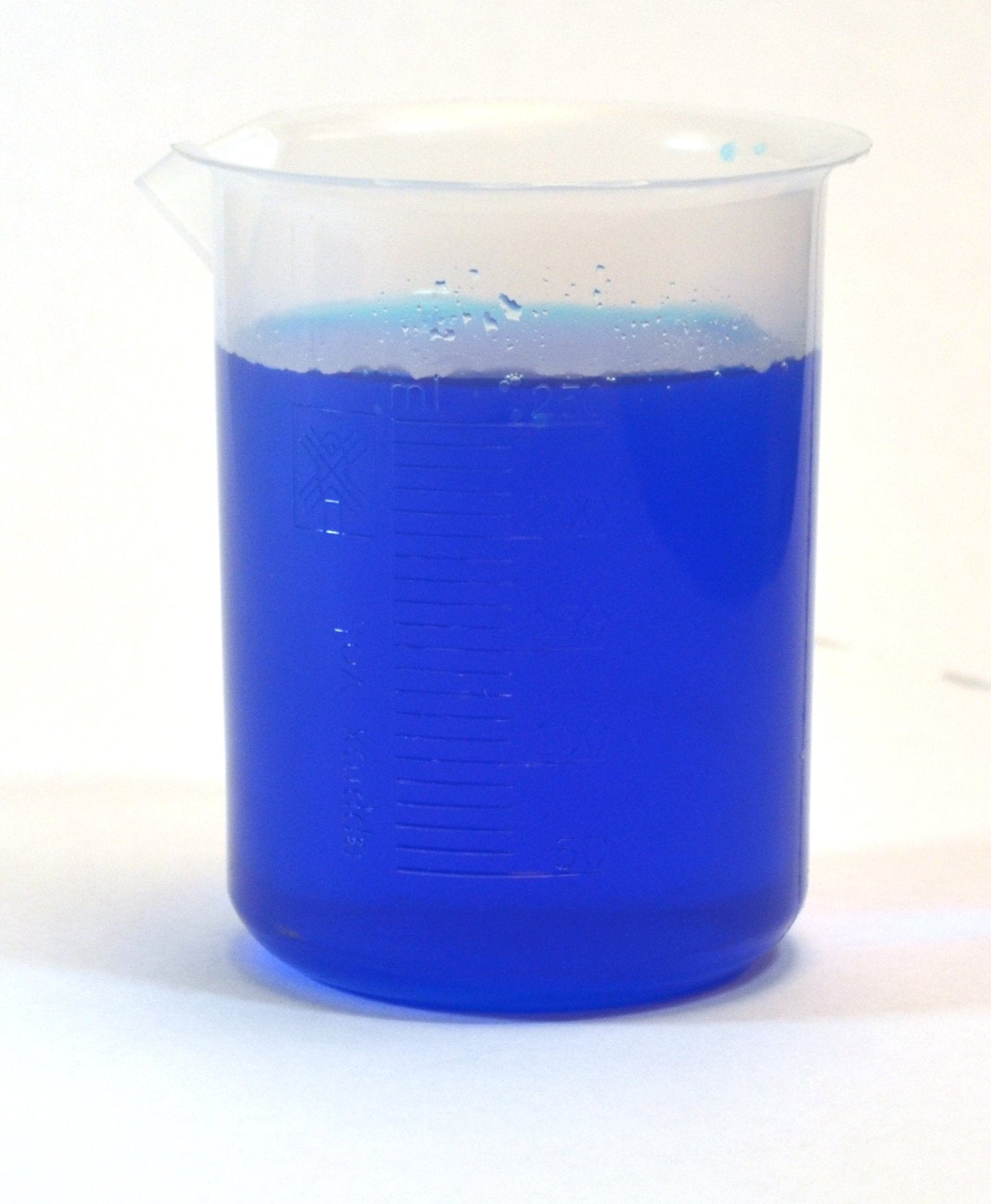 Laboratory Plastic Bath Kit for Future Scientists - Measure, Squirt, and Pour (Beakers, Wash Bottle, Cylinder, Funnel)