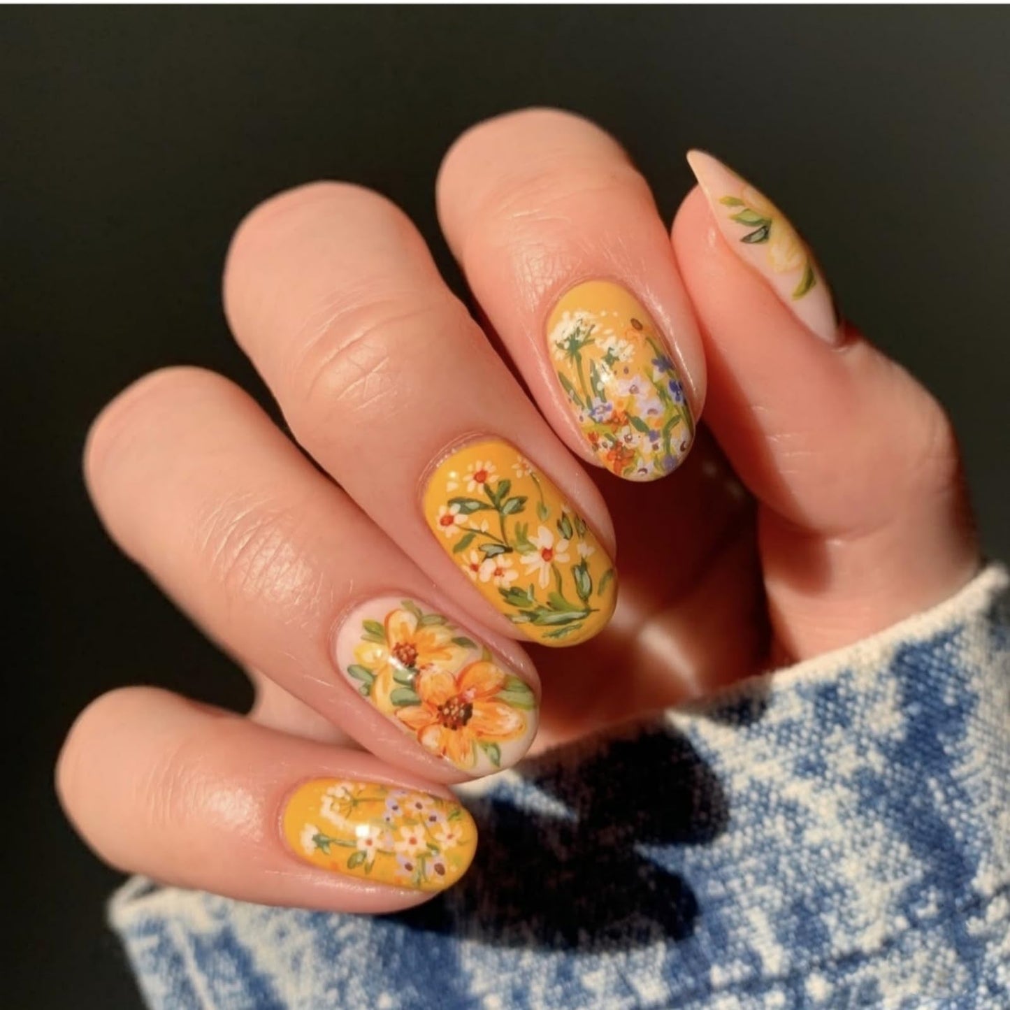 Short Press on Nails Almond Fake Nails Yellow False Nails Floral Artificial Nails with Flowers Designs Stick on Nails for Women 24pcs