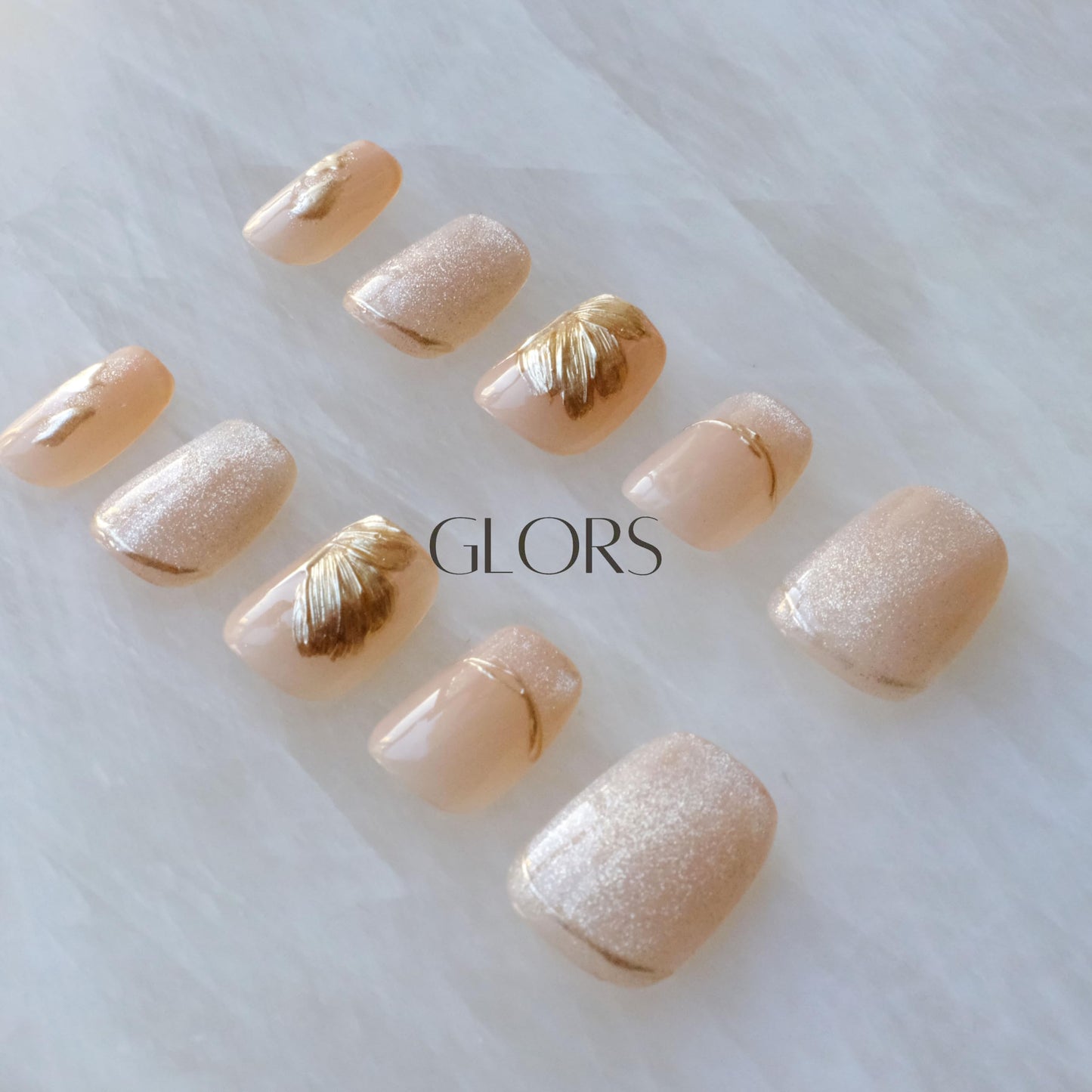 [GLORS] Purely Handmade Press On Nails | Flower Dance - Artistic nails with Cat-Eye and Icy Sheer Nude Color | Salon Quality in Short Square 10 pieces(XS, SS)