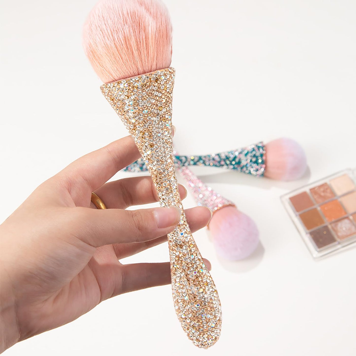 JERCLITY 1 Piece Shiny Rhinestones Powder Makeup Brushes Blush Brush Super Large Face Makeup Brushes Kabuki Brushes for Powder Cosmetic Nail Dust Brush Makeup Tool(Gold Diamond)