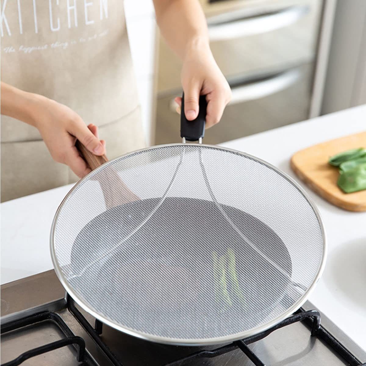 Large Splatter Screen for Frying Pan, 15 Inch Stainless Steel Grease Splatter Guard, Mesh Frying Screen Keeps Kitchen Clean and Protects Skin From Burns