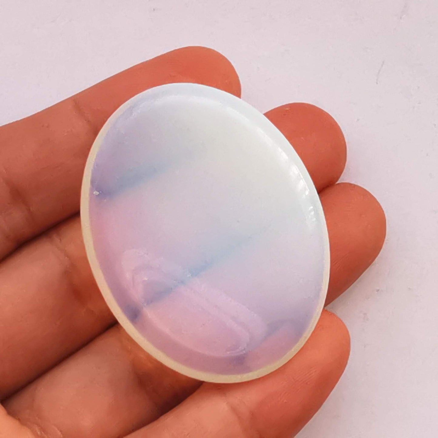 Bacatgem 1 Pcs Synthetic Opalite Crystal Thumb Worry Stone,Stress Relax Healing Reiki Crystal Pocket Palm Stones