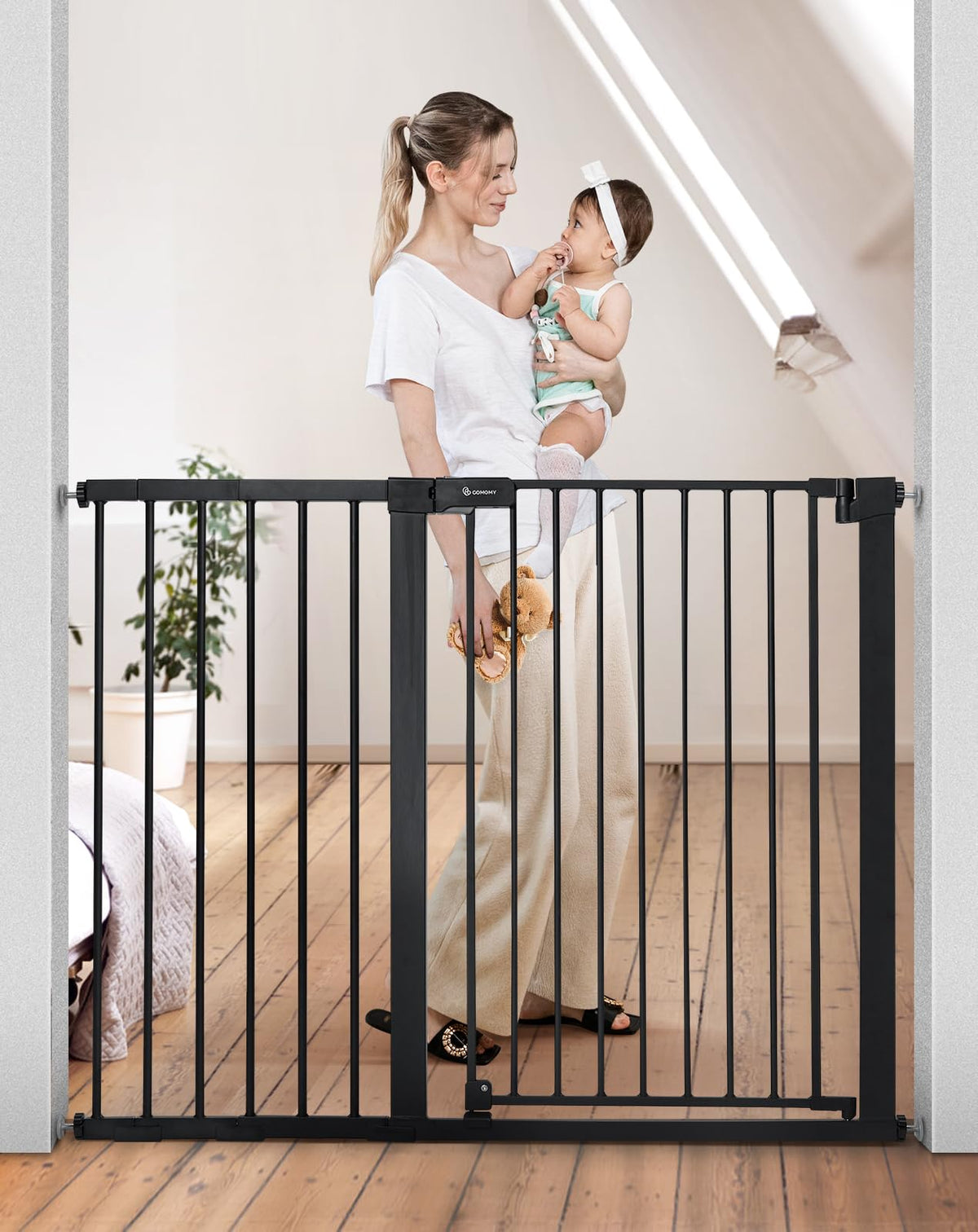 COMOMY 30" Tall Baby Gate for Stairs Doorways, Fits 29.5" to 51.6" Openings