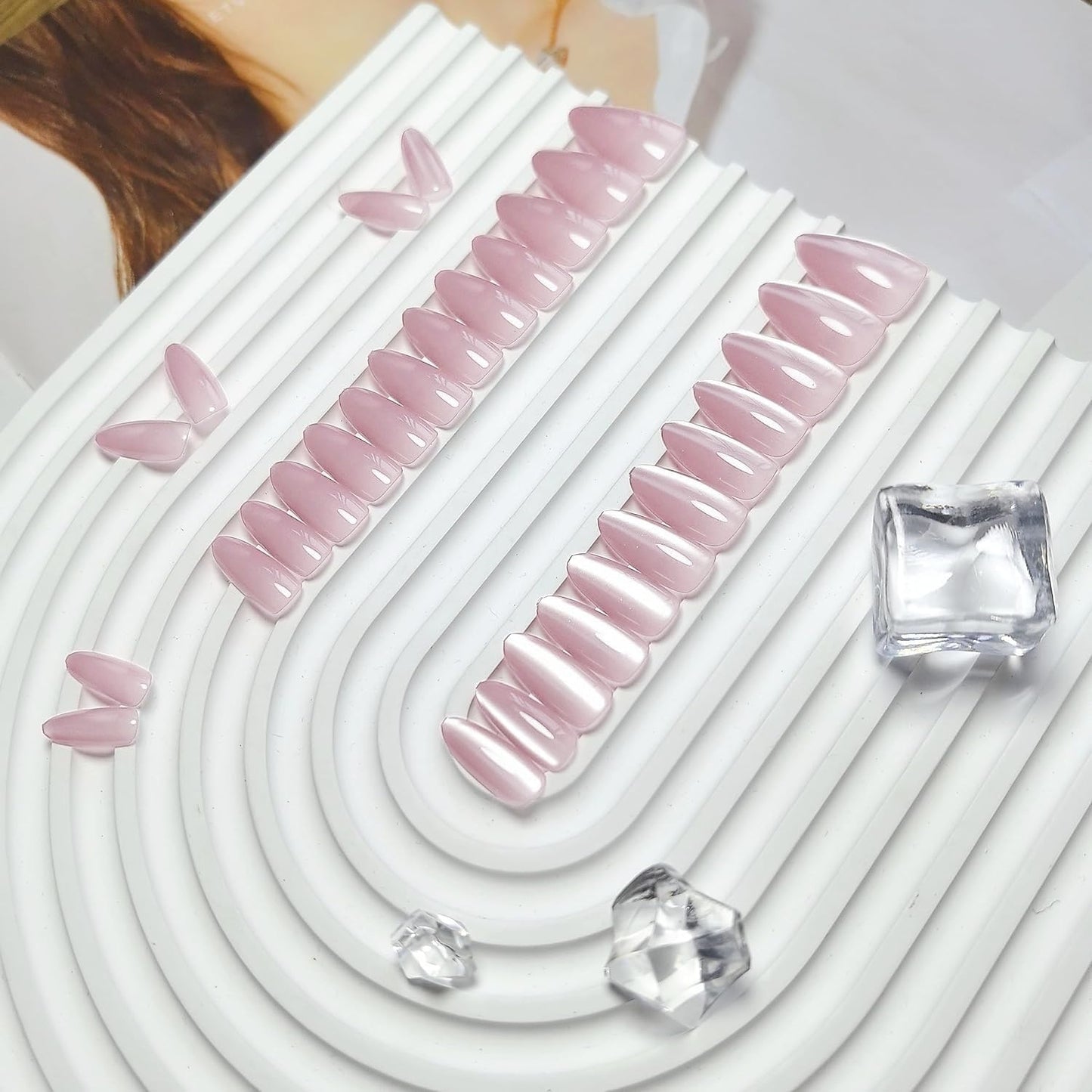 KQueenest Cat Eye Soft Pastel Pink Press on Nails Short Almond Shape, Glazed Glitter Fake Nails Short Stiletto, Thick Glue on Nails for Women, Cute Stick on Nails for Spring Summer Manicure 32 Pcs