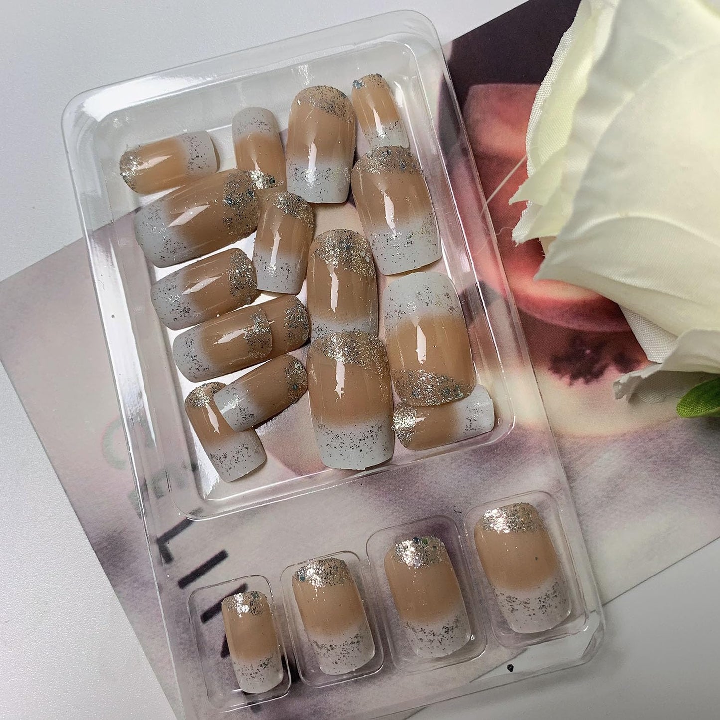 Square Press on Nails Meidum Short Fake Nails with Silver Glitter Designs Nude & White Translucent Nails Press ons Glossy Simple Acrylic Nails for Women 24 Pcs