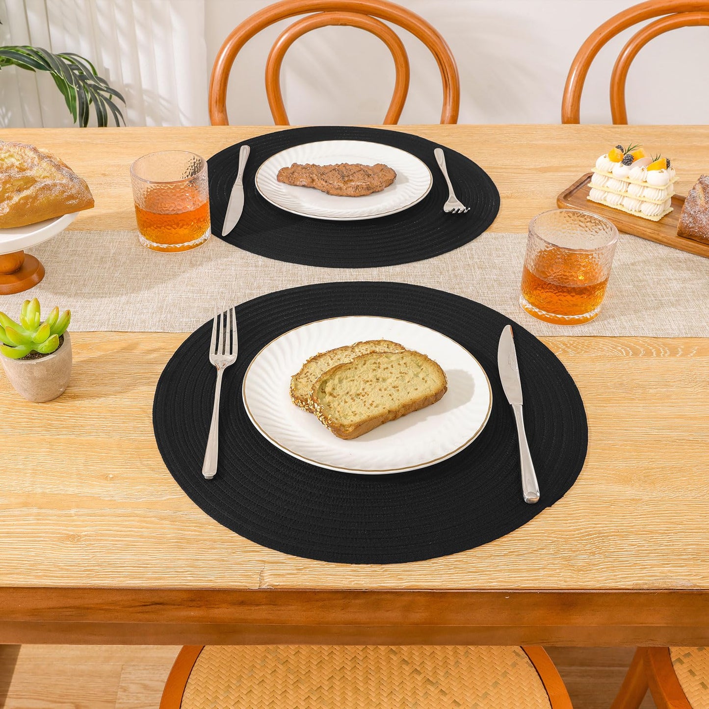 SHACOS Round Braided Placemats Set of 4 Heavy Cotton Polyester Washable Round Table Mats for Dining Tables 15 inch Non Slip Heat Resistant (Black, 4)