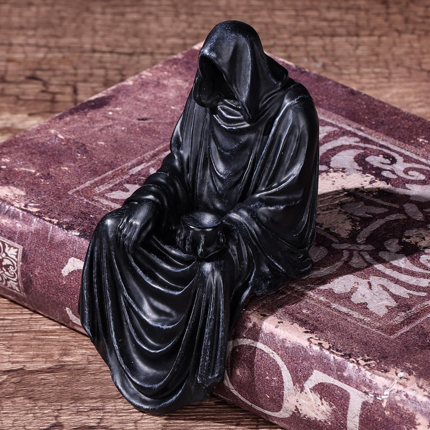 XIAOMAGG Mini Grim Reaper Figurine-Gothic Spooky Sculpture for Garden or Bookshelf,4.7 Inch Hand-Painted Resin Black Robe Mystery Halloween Decor Statue,Tabletop Gothic Decor Sitting Statues