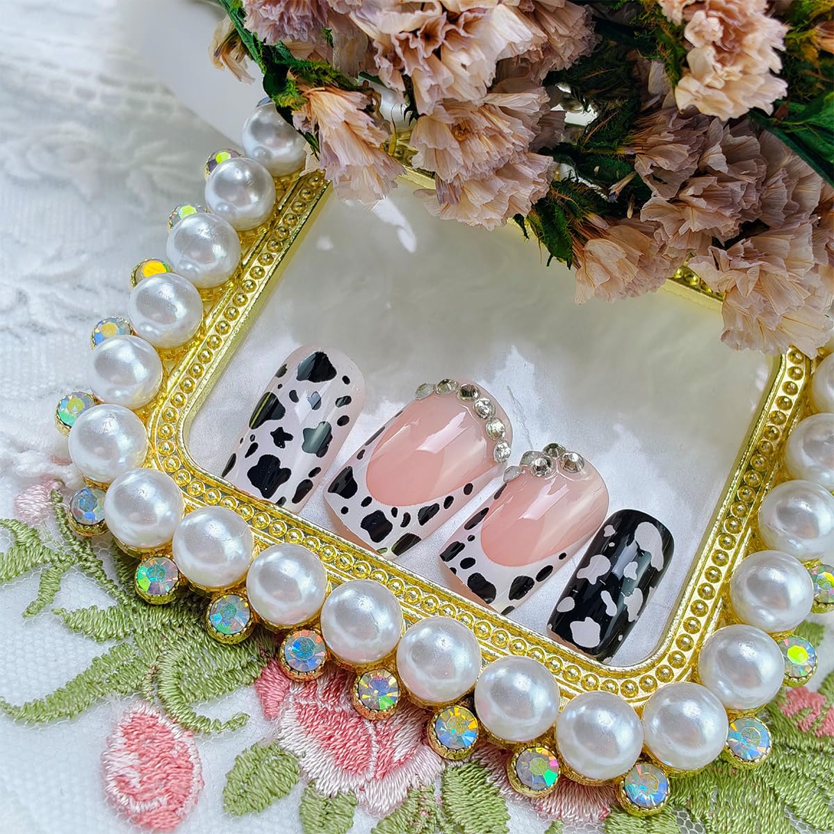 24Pcs Short Square Press on Nails Cow French Tip Fake Nails with Glitter Rhinestones Design Black White False Nails Full Cover Cute Glue on Nails Leopard Acrylic Nails Glossy Stick on Nails for Women