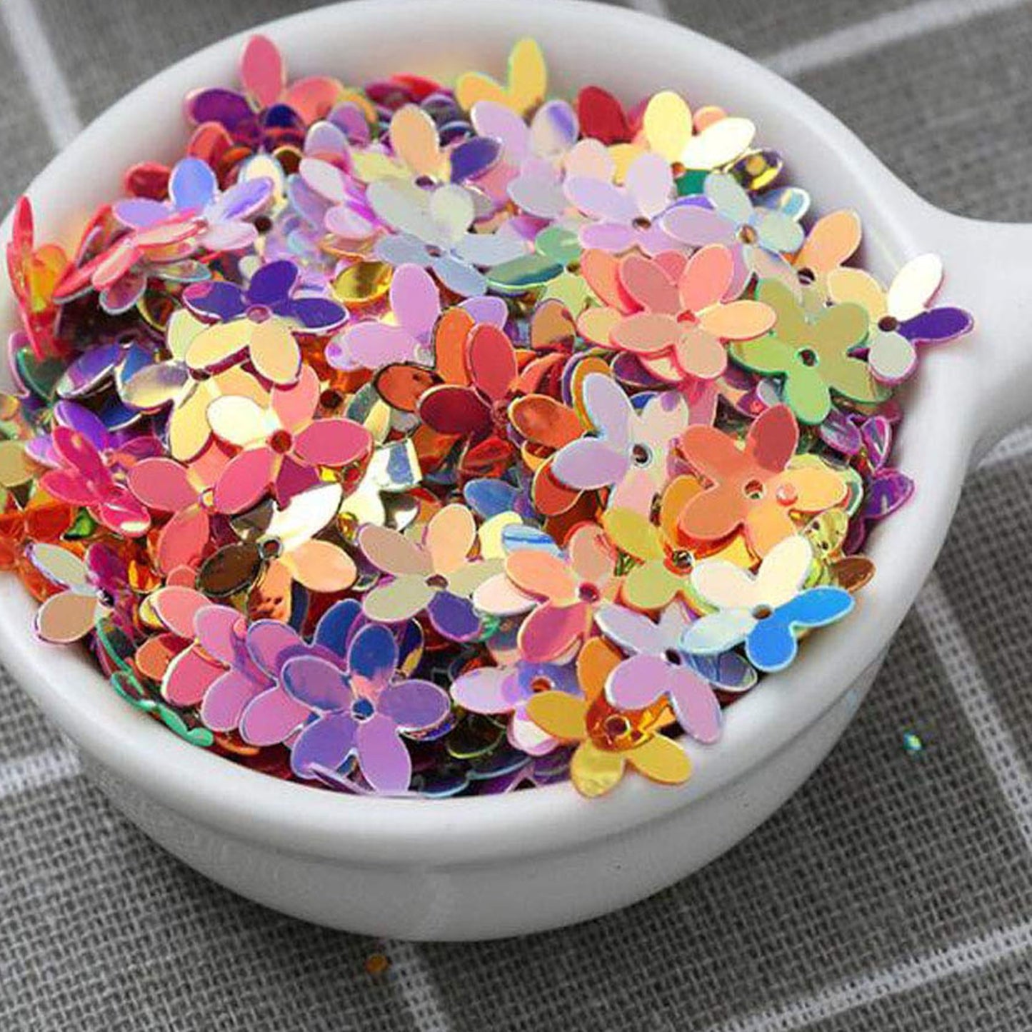Carykon 3200pcs of 10mm Five Leaf Flower Glitters in 18 Colors Mixed Packaging, Flower Glitters Crafts