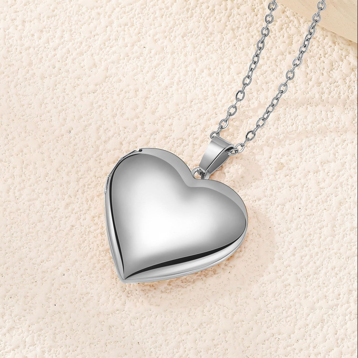 PHOCKSIN Glossy Silver Heart Lockets Personalized Locket Necklace with Custom Text Engraved Photo Locket Necklace for Women Customized Gifts for Mom Daughter