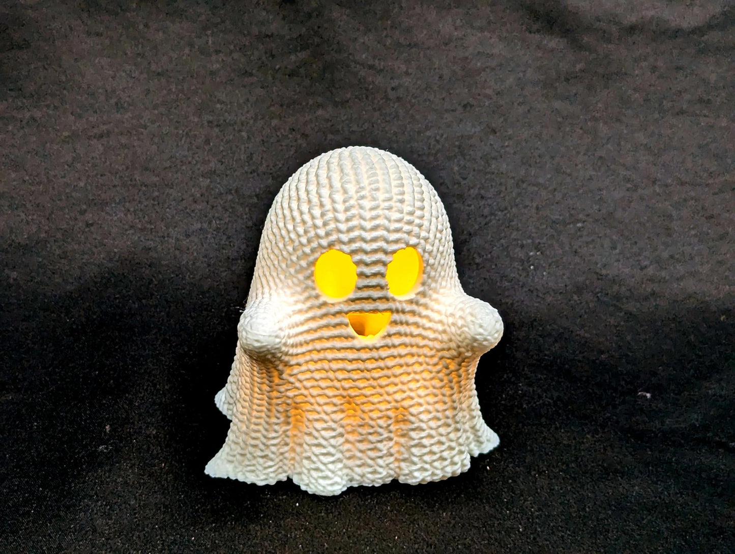 Charming Crocheted Ghost with LED Tea Light – Cute Halloween Ghost Decor – Spooky Crochet Ghost Table Centerpiece – Light Up 3D Printed Decoration for Home and Party Decor
