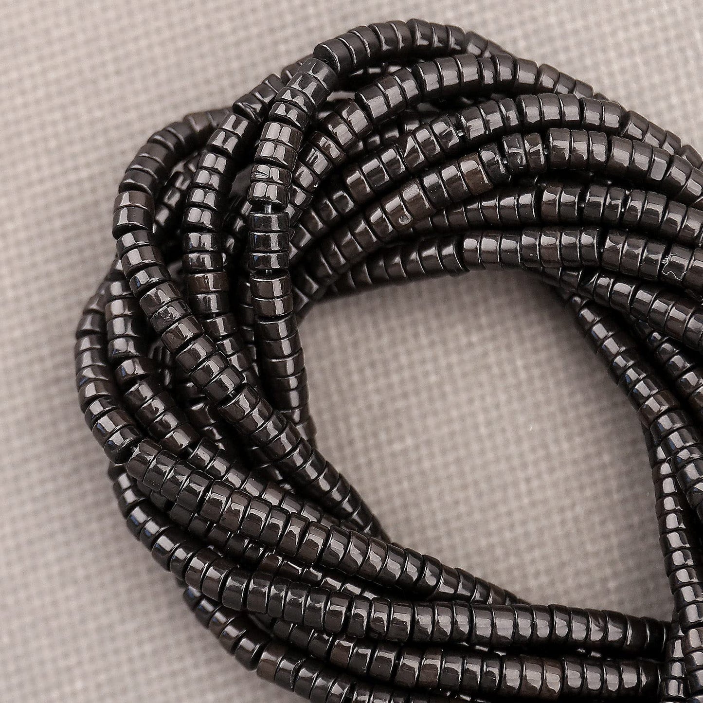 150PCs Natural Black Obsidian Spacer Beads, Loose Semi Precious Flat Round Gemstone Heishi Disc Stone Beads for Beading Jewelry Making 4mm*2mm 38cm