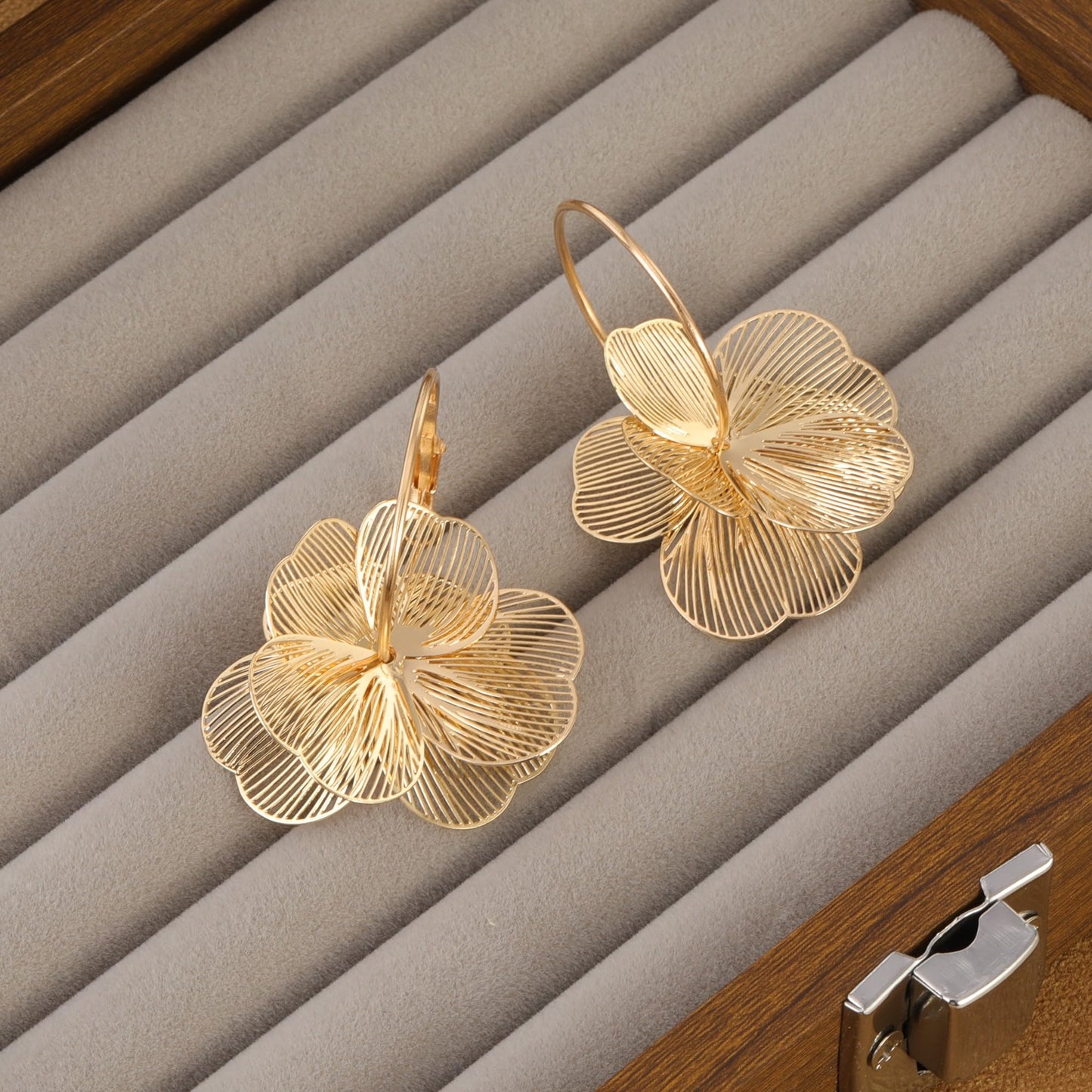 Dangle Flower Earrings for Women Statement Trendy Hoop Earring Floral Drop Earrings Jewelry (Gold)