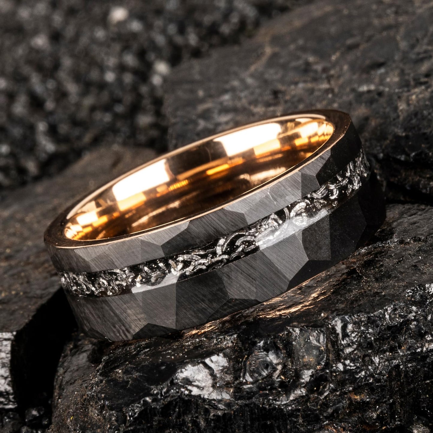 JEWPER 8mm Men Womens Wedding Band Tungsten Rings black rose gold Hammer pattern Fashion Promise Carbide Inlaid Iron Filings Matte Finish Edge Comfort Fit size(9)