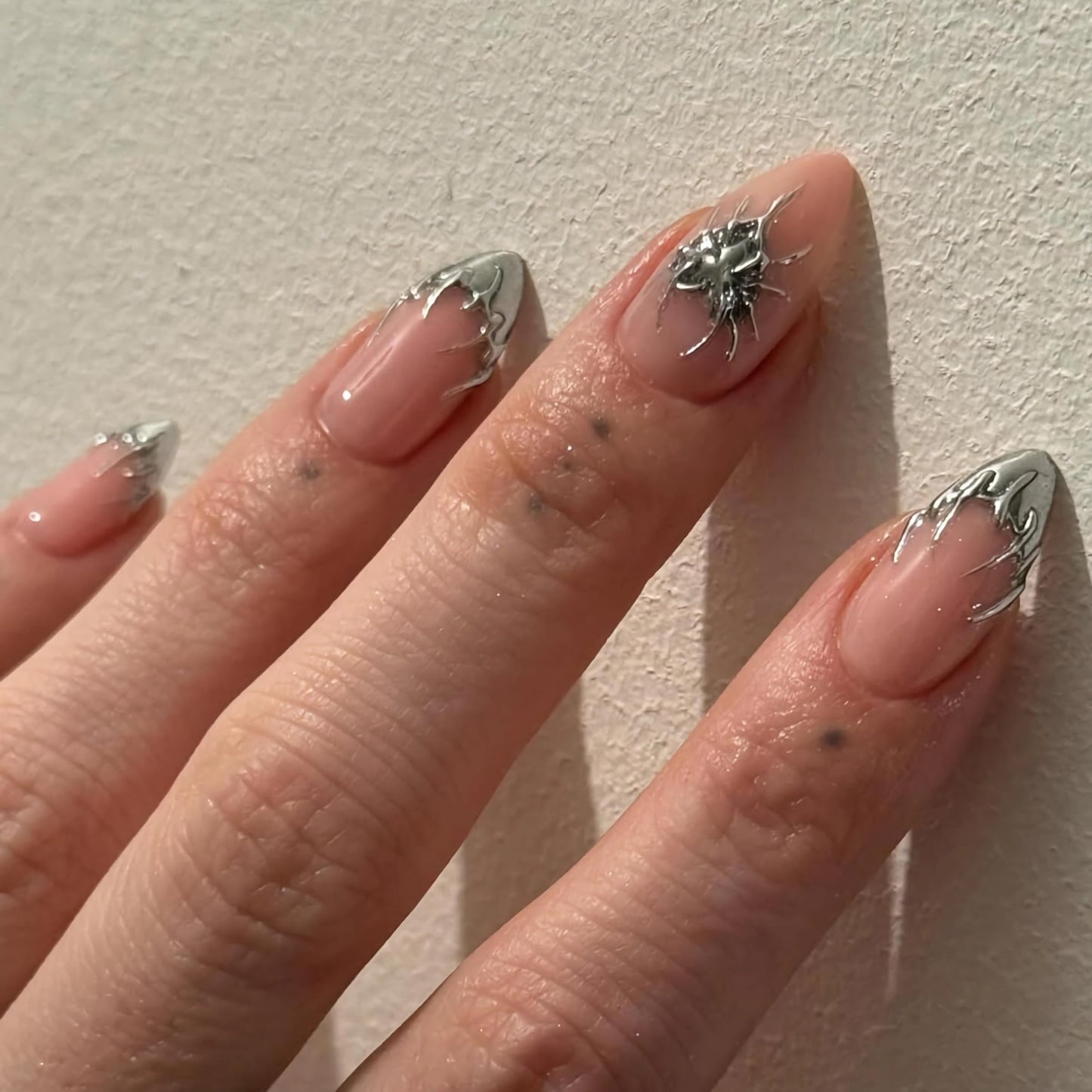MERVF Press on Nails Almond Medium, Sliver Chrome French Tip Fake Nails Goth Heart Glue ons Acrylic Nail Y2K Design Manicure Glossy 24pcs
