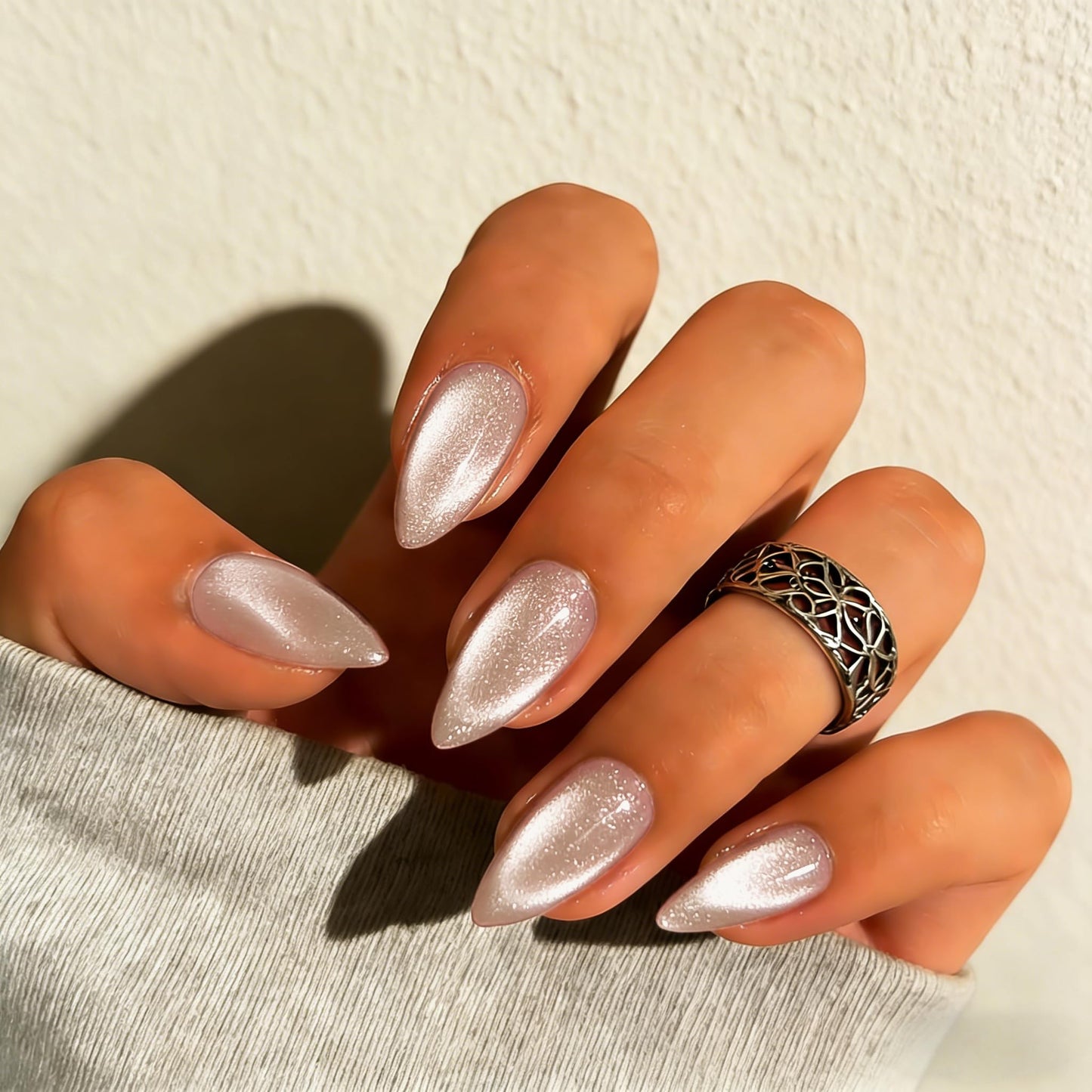 KQueenest Cat Eye Press On Nails Almond - Beige Nude Press On Nails Medium Stiletto, 30 Pcs 15 Sizes Glitter Fake Nails Press ons, Upgrade Thick Quality, Reusable Reflective Glue on Nail for Women