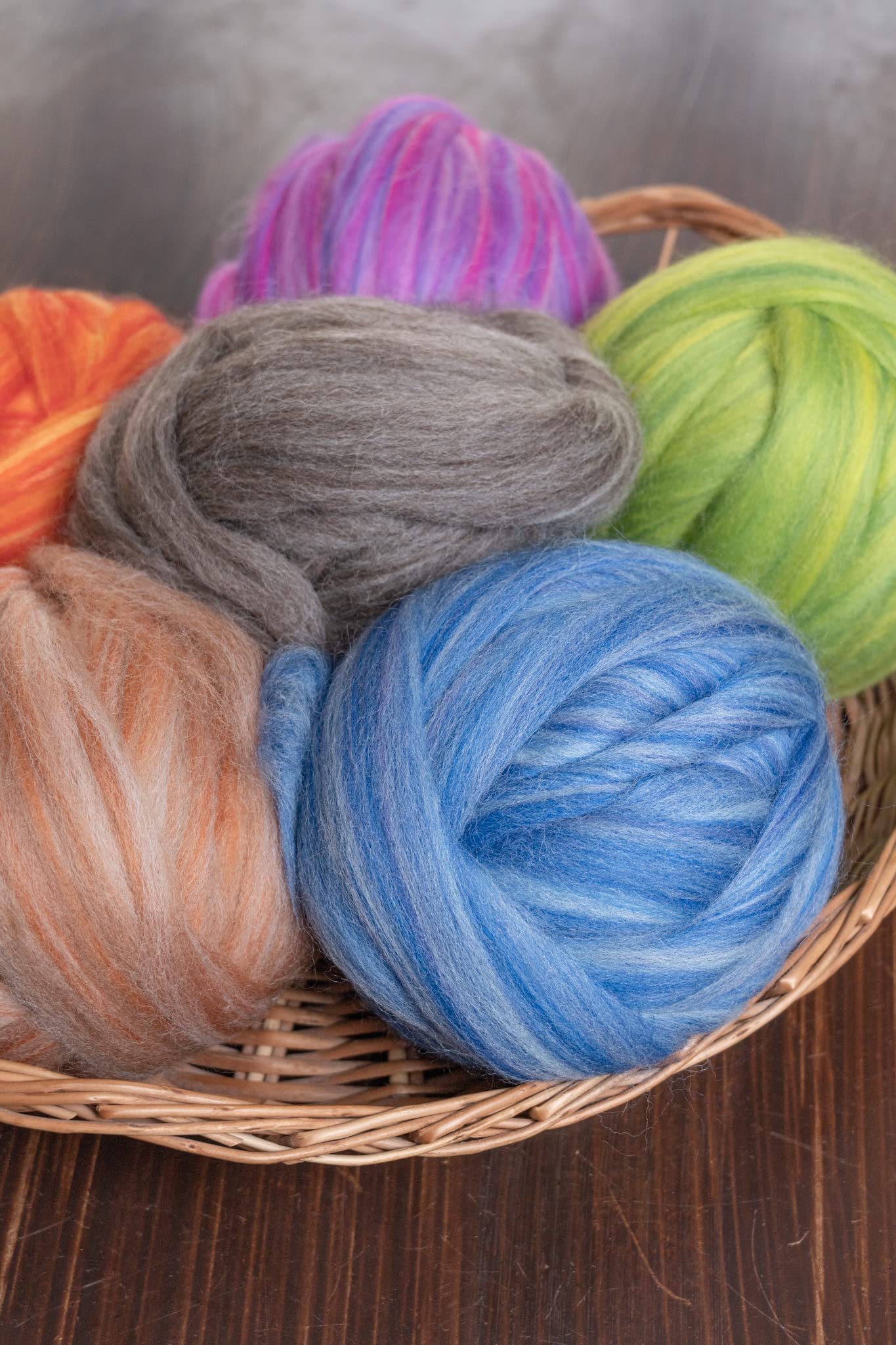 Kondoos Multi Colored Natural Wool roving, 1 lb. Best Wool for Needle Felting, Wet Felting, handcrafts and Spinning. (Ocean Blue, 1lb)