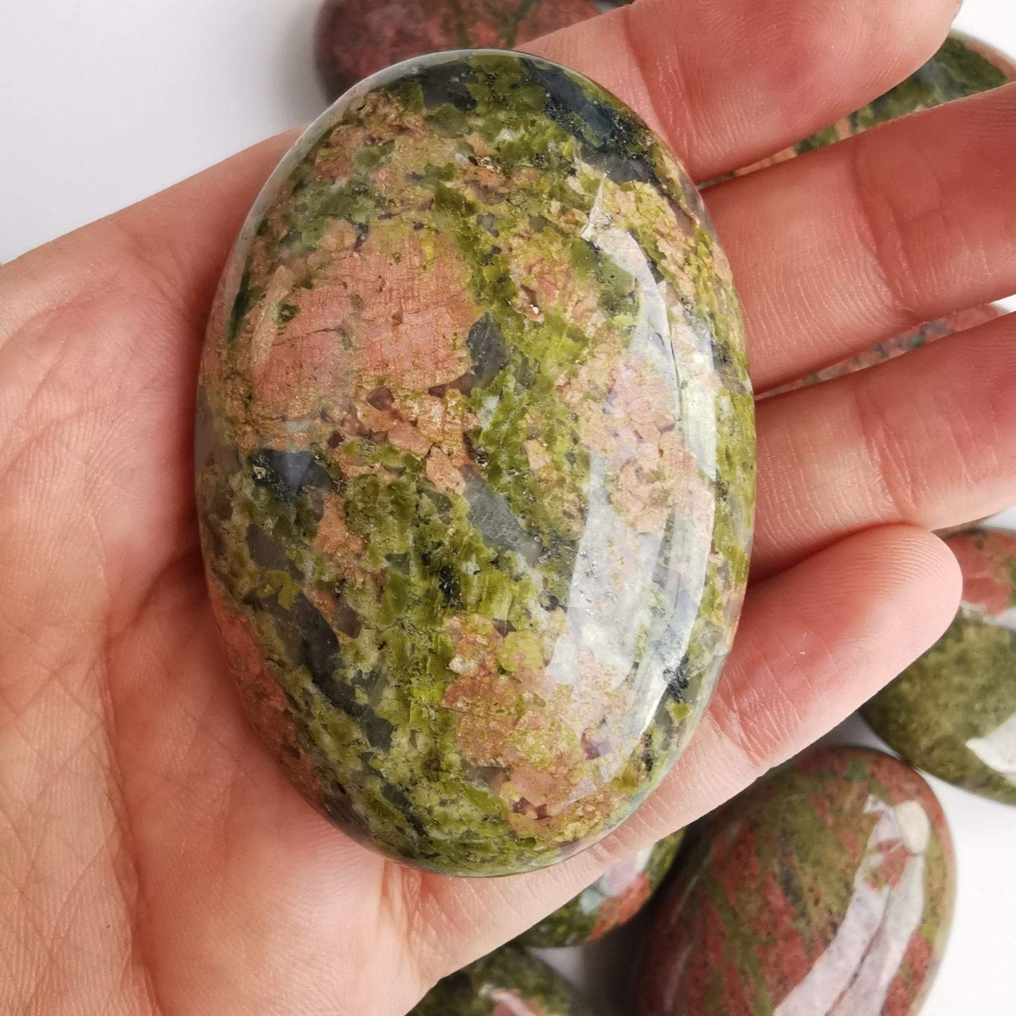 Loveliome Natural Unakite Oval Polished Worry Stones, Healing Crystal Indoor Fountain Stones Massage Energy Anxiety Relief Items