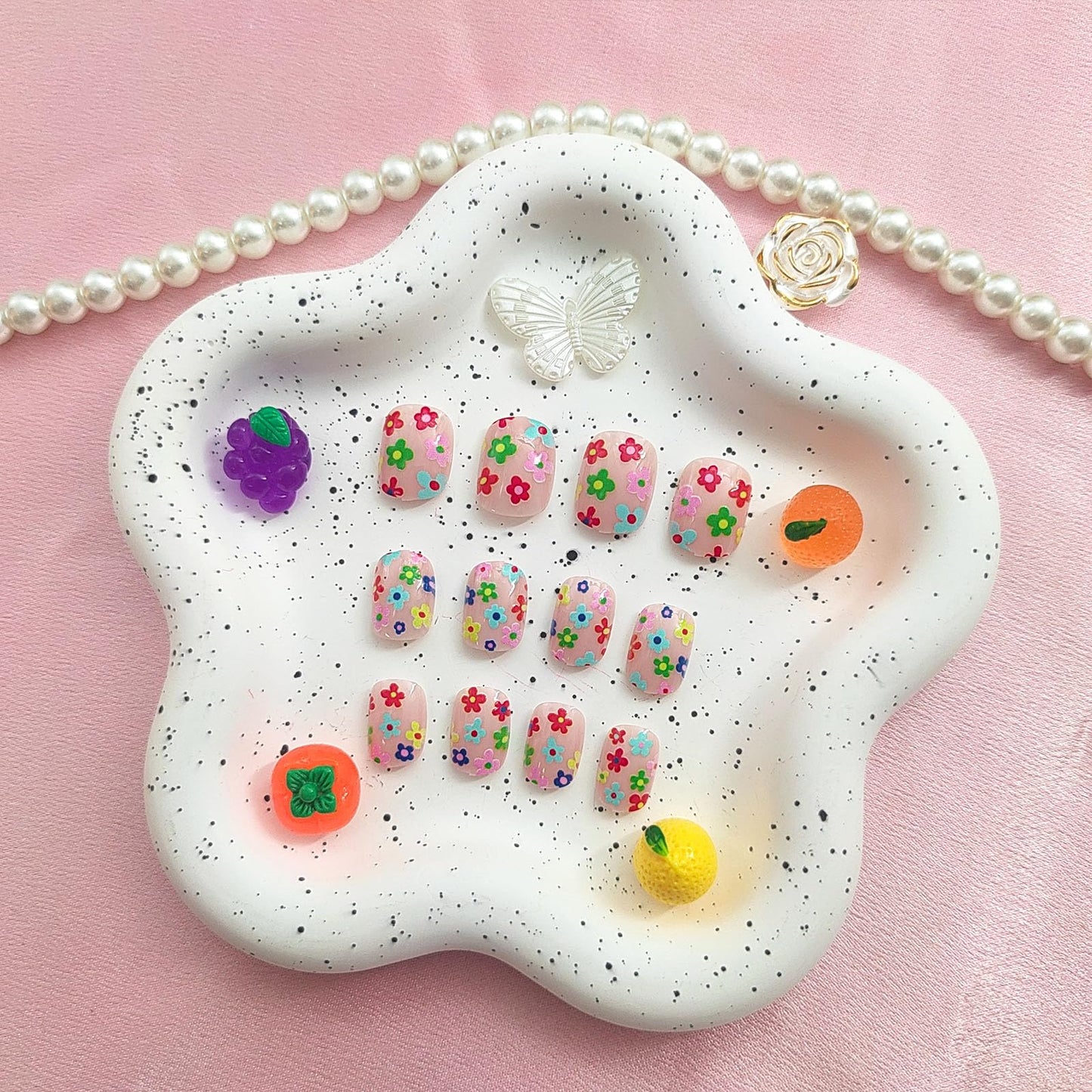Square Press on Nails Short Fake Nails Spring Nails Press ons Glossy Glue on Nails Cute Acrylic Nails Nude False Nails with Colorful Flower Designs Artificial Stick on Nails for Women 24Pcs