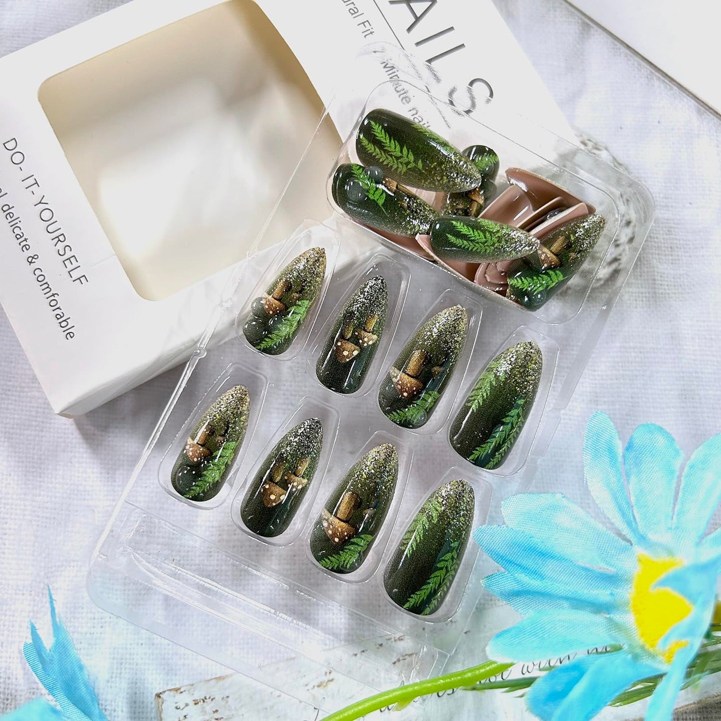 Green Press on Nails Almond Medium Full Cover Glossy Acrylic False Nails Green Grass and Mushroom Pattern Design Gradient Press Ons Fake Nail Artificial Stick on Nail DIY Glue on Nails for Women