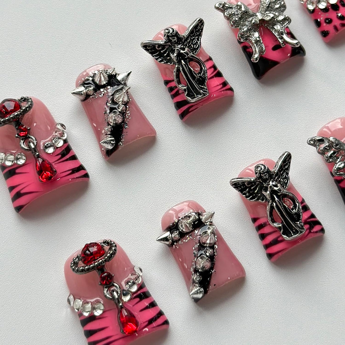 Luxury Press on Nails Short Duck Handmade 3D Unique Reusable ABS Material Fake Nails Pink French Tip False Nails with Designs Butterfly Rhinestones Rivet Glossy Glue on Nail Thick Acrylic Nail(S)