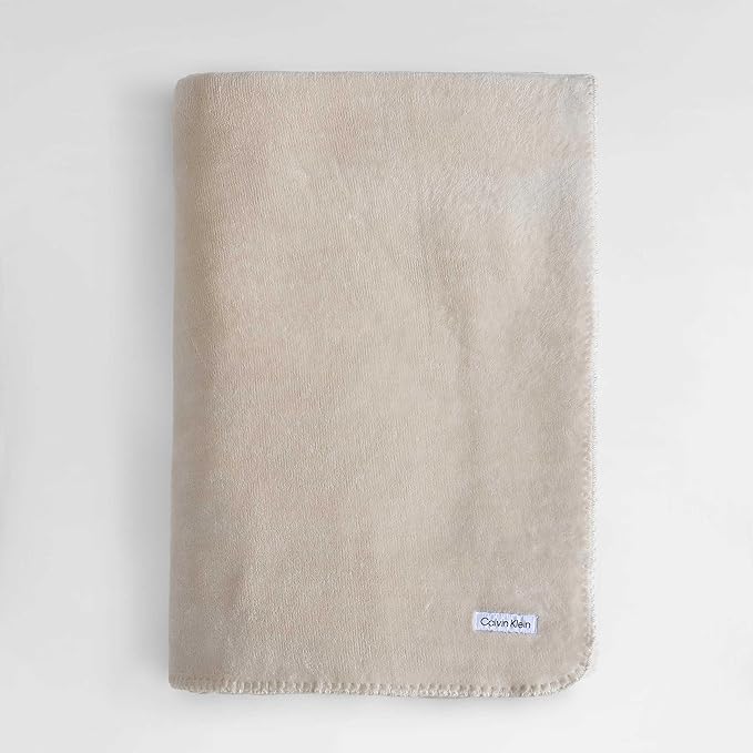 Calvin Klein - King Blanket, Super Soft Plush Bedding, Luxury Bed Blanket, Oeko-Tex Certified (Modern Reversible Solid Light Beige, King)
