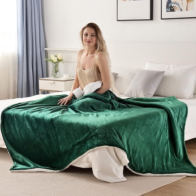 SOCHOW Sherpa Fleece Throw Blanket, Double-Sided Super Soft Luxurious Plush Blanket King Size 90 inchx108 inch, Green