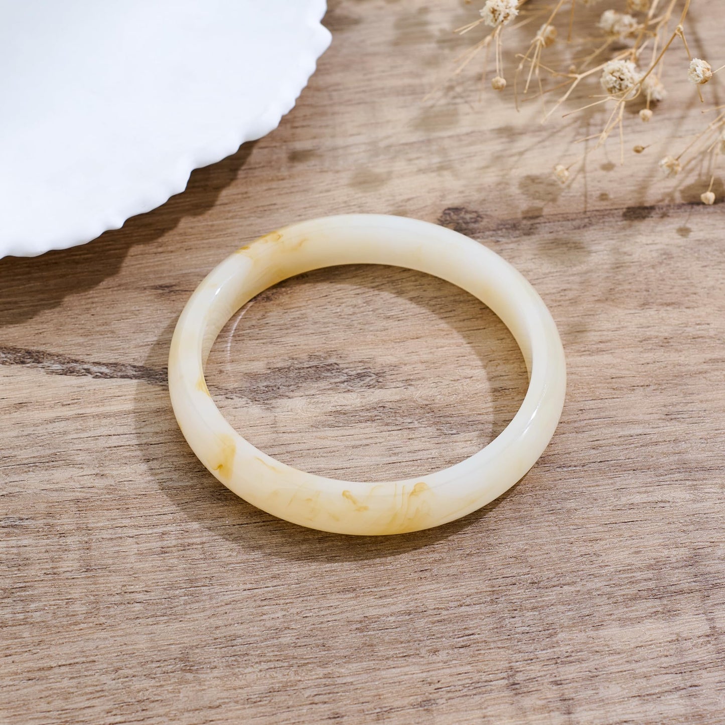 HUAYUNFANG Cream Acrylic resin Bracelet for Women Thin Translucent Resin Bangle Beige Acetate Mottled Wristbands Bracelets Minimalist Jewelry