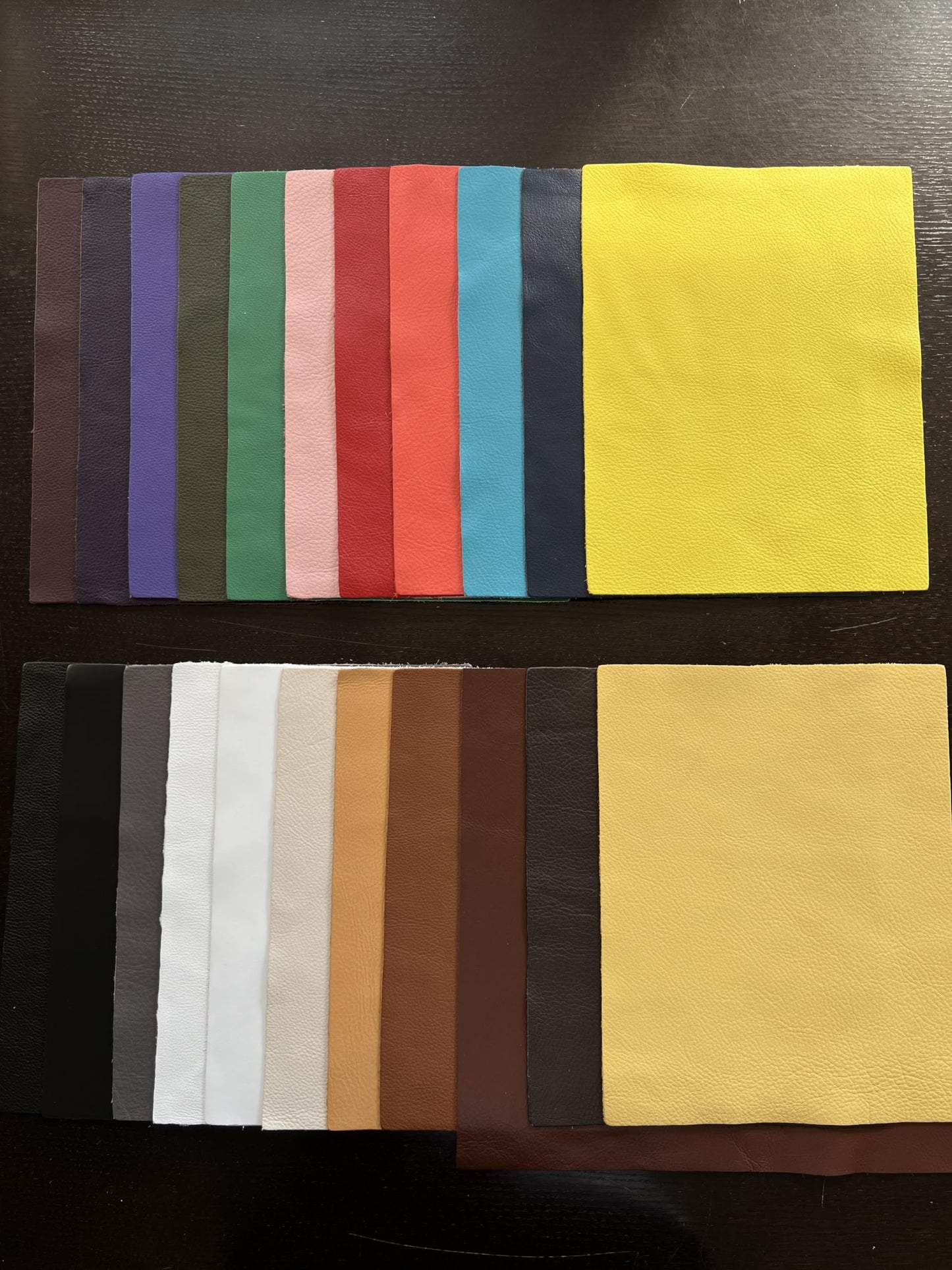 Natural Grain Cow Leather: 8.5'' x 11'' Pre Cut Leather Pieces (Kelly Green, 1 Piece)