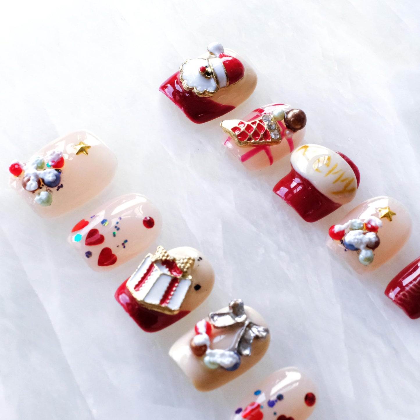 GLORS Collection Nail Painting Christmas Press-On Nails, Short Square Shape, Hand-Painted & 3D Winter Design, Holiday Party Artificial Nails, 10 Pieces (XS, SS)