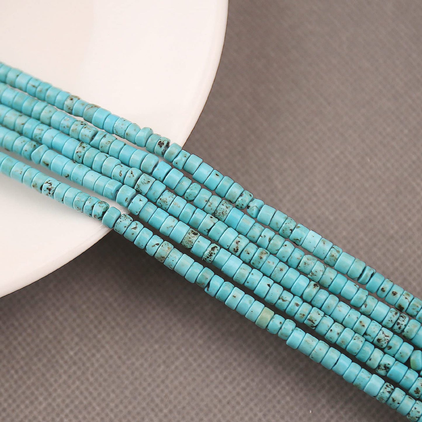 150PCs Natural Blue Turquoise Spacer Beads, Loose Semi Precious Flat Round Gemstone Heishi Disc Stone Beads for Beading Jewelry Making 4mm*2mm 38cm