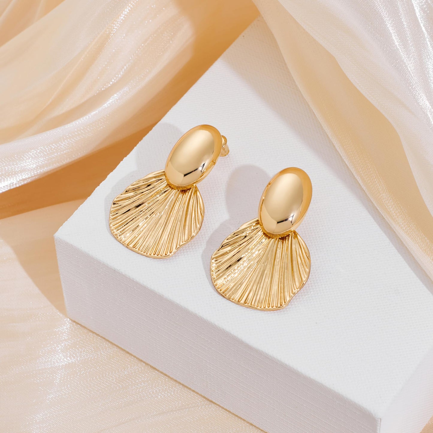 FILMOON Gold Earrings for Women Chunky Dangle Shell Fan-Shaped Statement Drop Earrings Gold Plated Fashion Jewelry