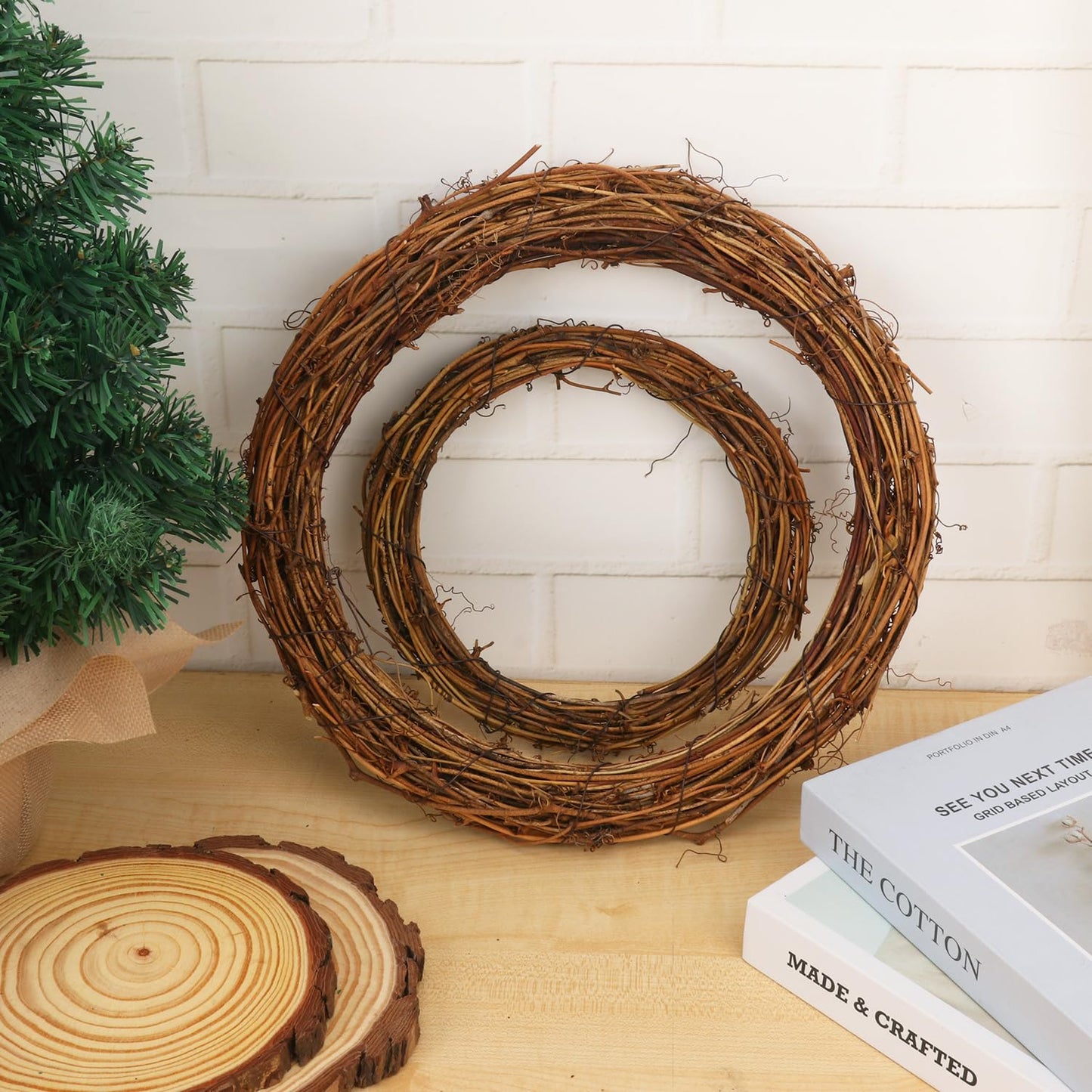 KUKLIPJIM 12 Pcs 12 Inch & 8 inch Natural Grapevine Wreath Set, Hand-Woven Vine Branch Wreaths for DIY Crafts, Christmas Decorations, Home & Event Styling(6 Pieces per Size)