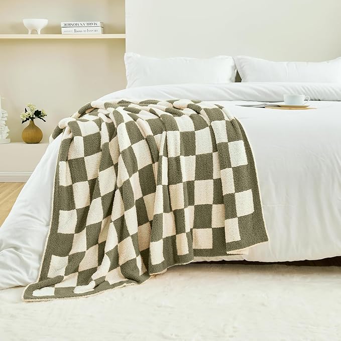 CozeCube Checkered Blanket, Ultra Soft Cozy Olive Green and White Throw Blanket, Warm Cozy Knit Fuzzy Plush Checkerboard Throw for Couch Bed Sofa, 60"x80"