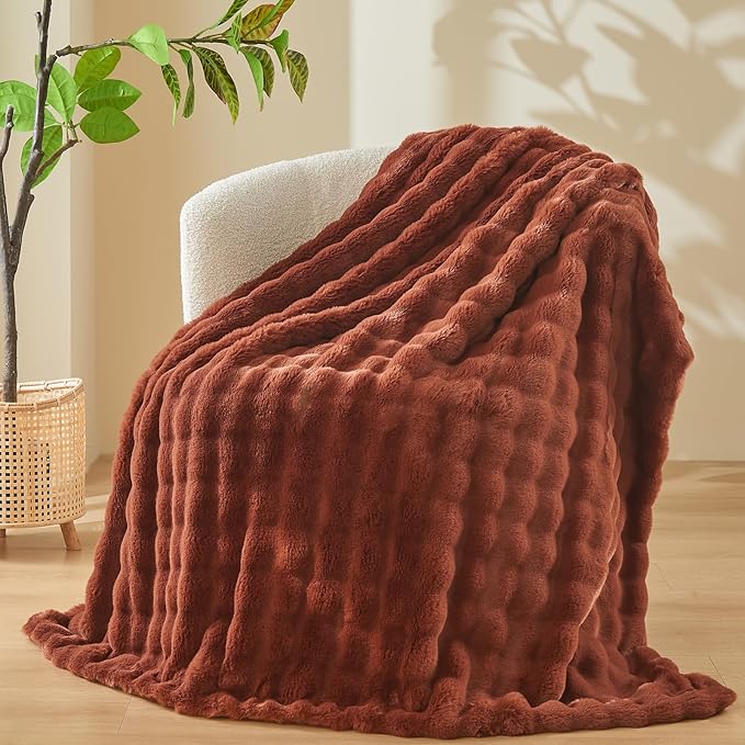 NEWCOSPLAY Faux Fur Twin Blanket Burnt Orange Bubble Blanket Thick Warm Soft for Couch Sofa Bed 550GSM (Burnt Orange, Twin(60"x80"))