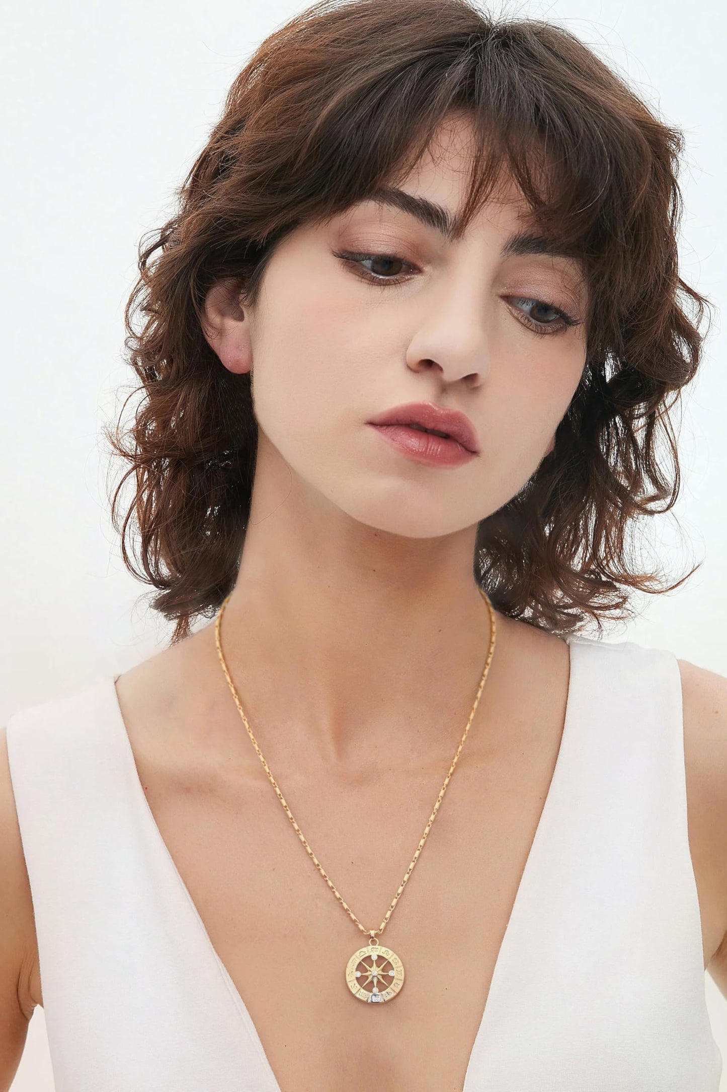 CANEVINKA Zodiac Pendant Necklace 18K Gold Plated Constellation Compass Necklace Adjustable Thin Link Chain Necklace Dainty Elegant Jewelry for Women