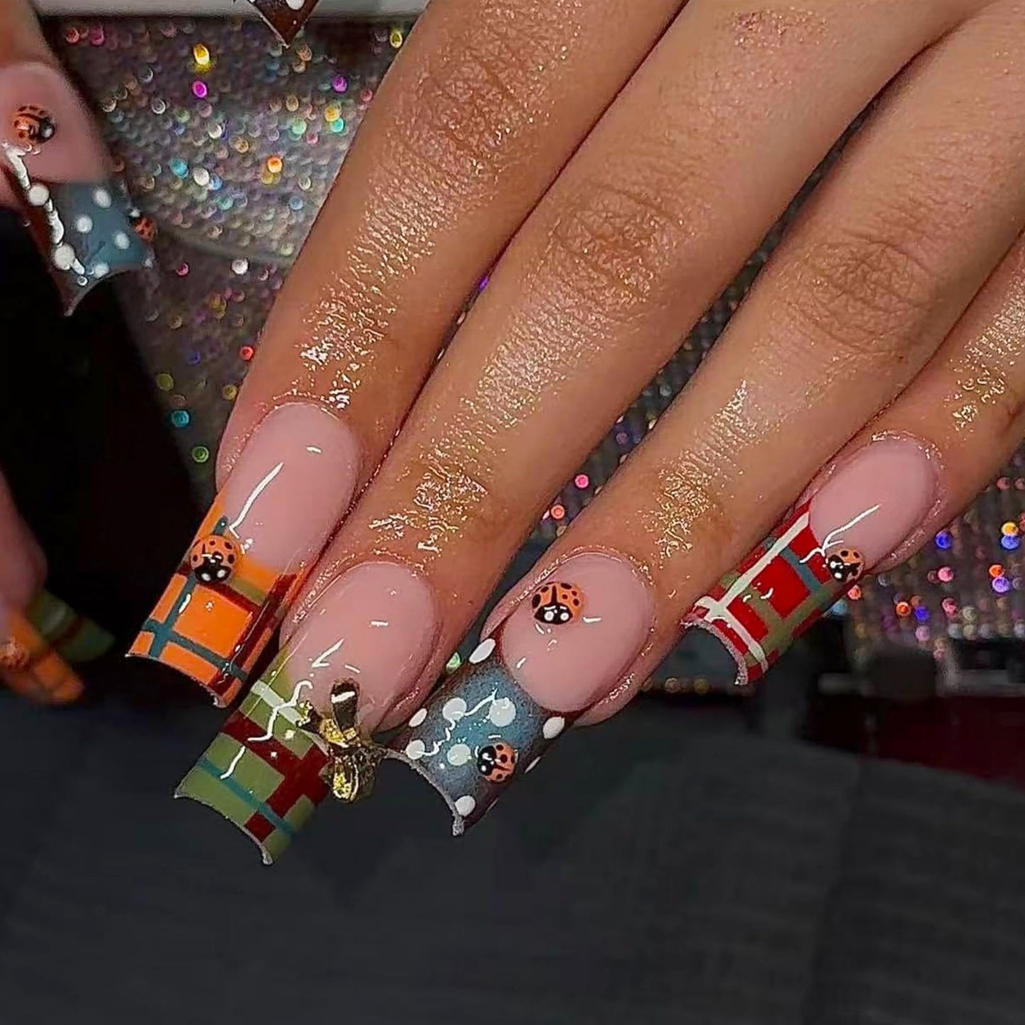 Long Press on Nails Square Fake Nails Red Artificial Nail Seeneey Gold Bow Designs CheckeredStick on Nail for Women 24pcs