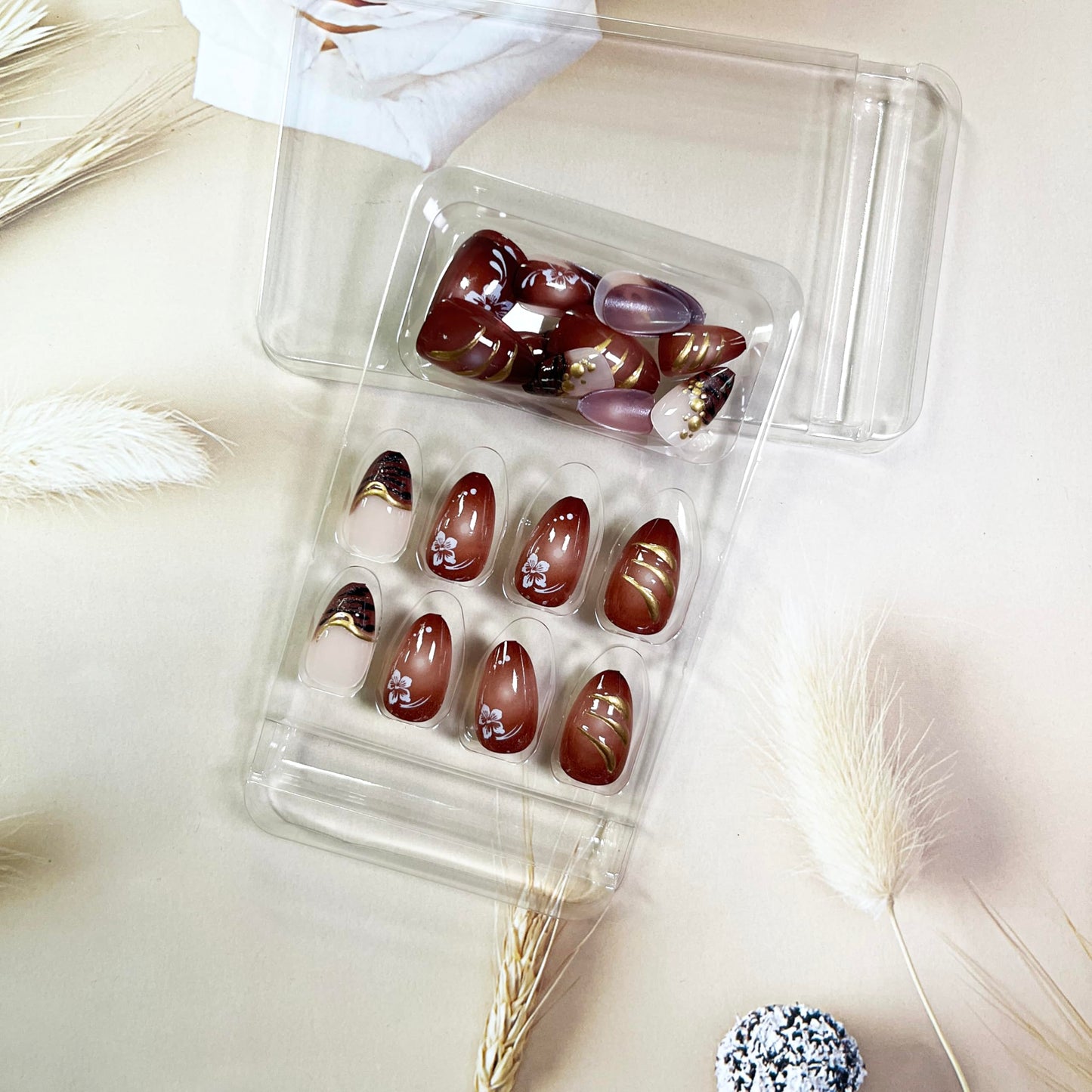 MERVF Press on Nails Almond Medium, Brown French Tip Fake Nails 3D Gold Glue ons Fall Acrylic Nail Aura Design Manicure Glossy 24pcs