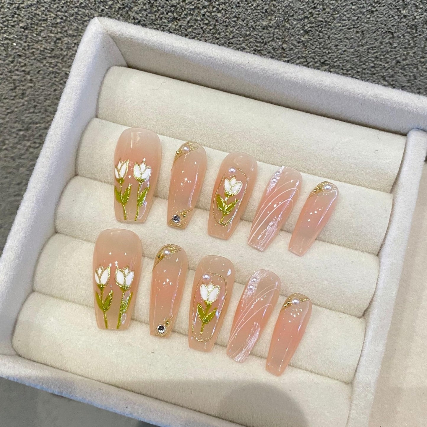 Wsiliana Handmade Fake Nails Press On Nails Medium Short Coffin Pink Tip 3D Design Art Charms Cute with Storage Box 10 Pcs (055, L)