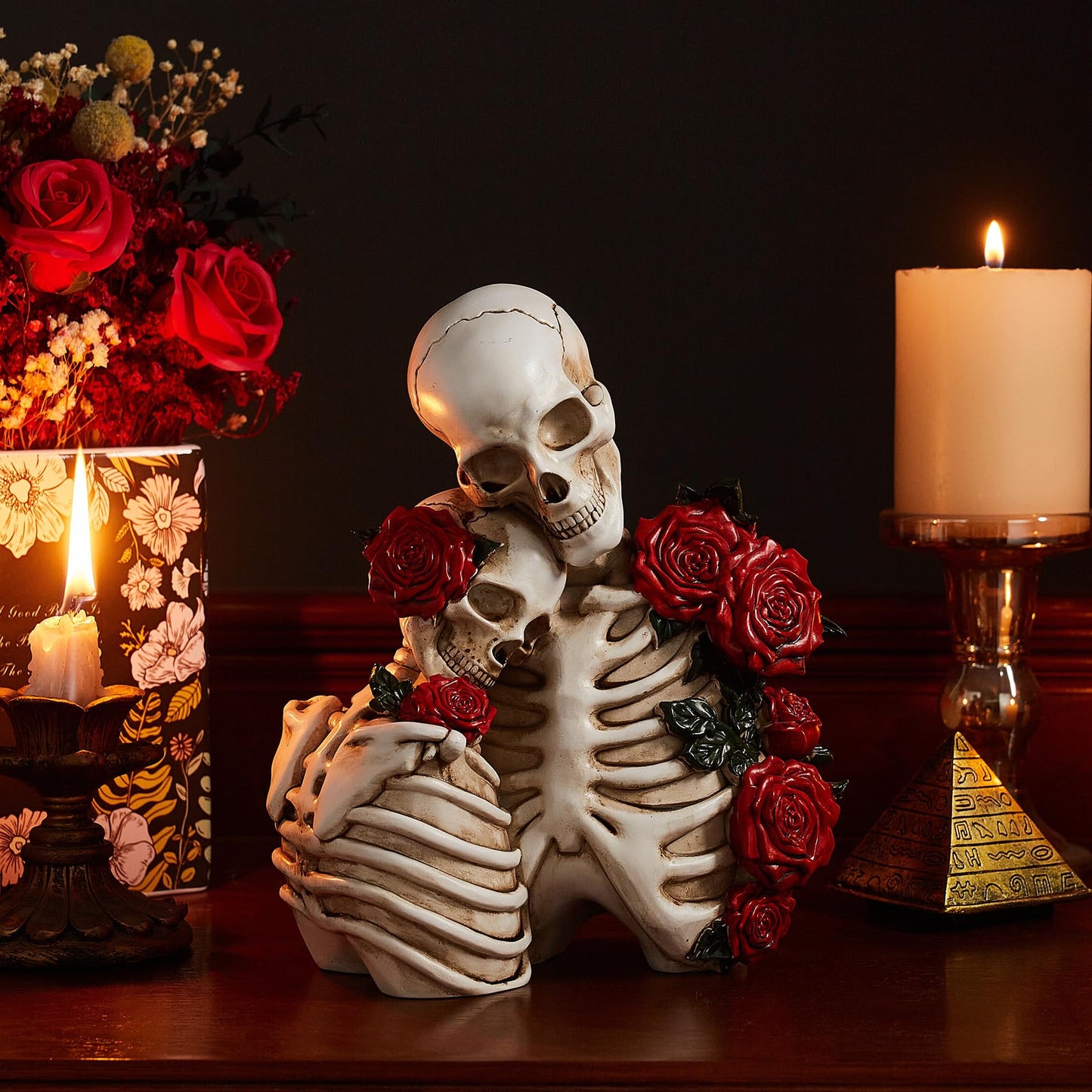 BANOMII Gothic Skeleton Couple Figurine Statues for Home Decor, Goth Wedding for Him and Her, Spooky Skull Sculpture Bedroom Decor for Couples, Oddities Halloween Decorations