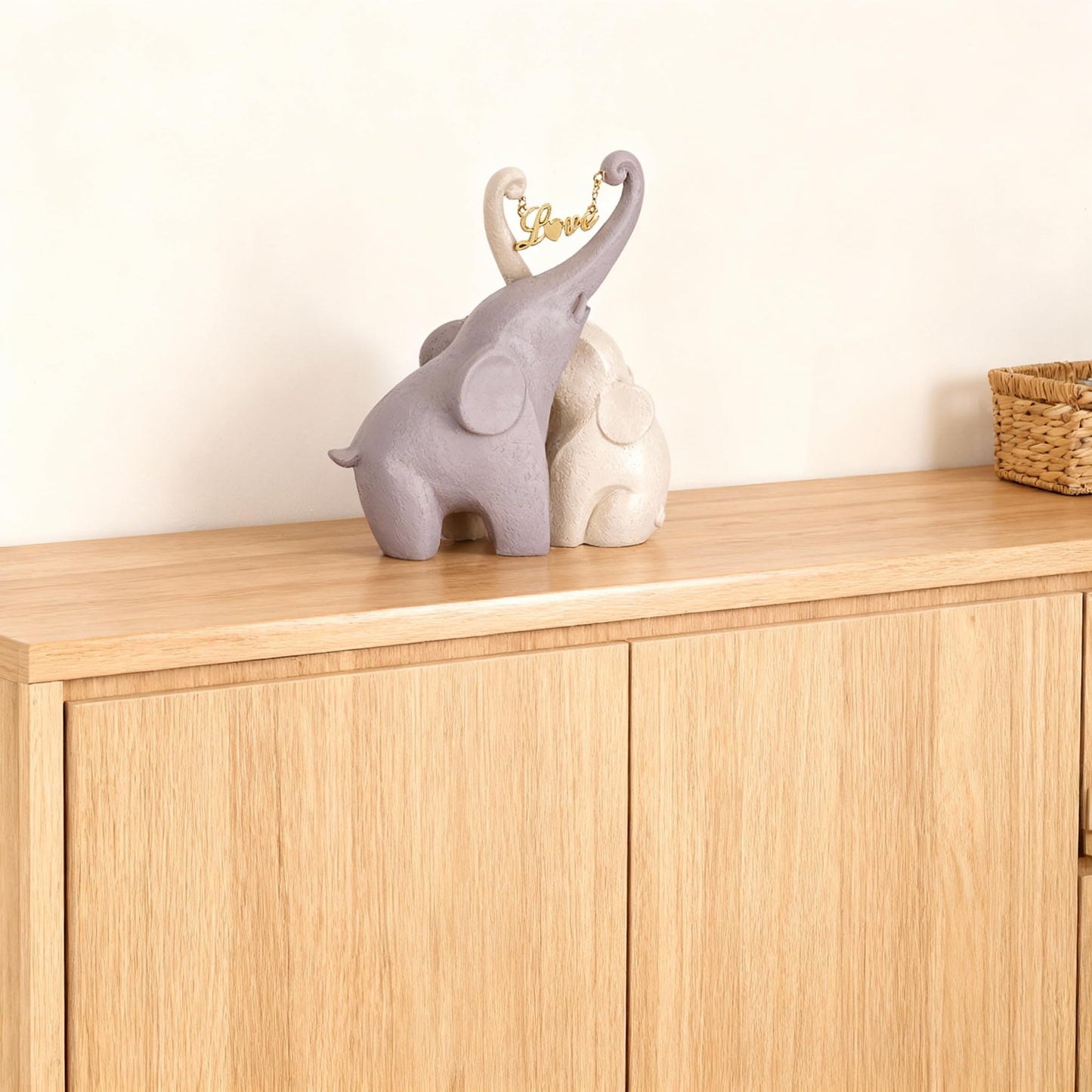 DOVDOV Gray Couple Elephant Statue, Modern Art Love Elephant Decor, Heart-Shaped Elephant Sculpture Suitable for Living Room, Bedroom, Office, Bookshelf, and Tabletop Decoration.(D)