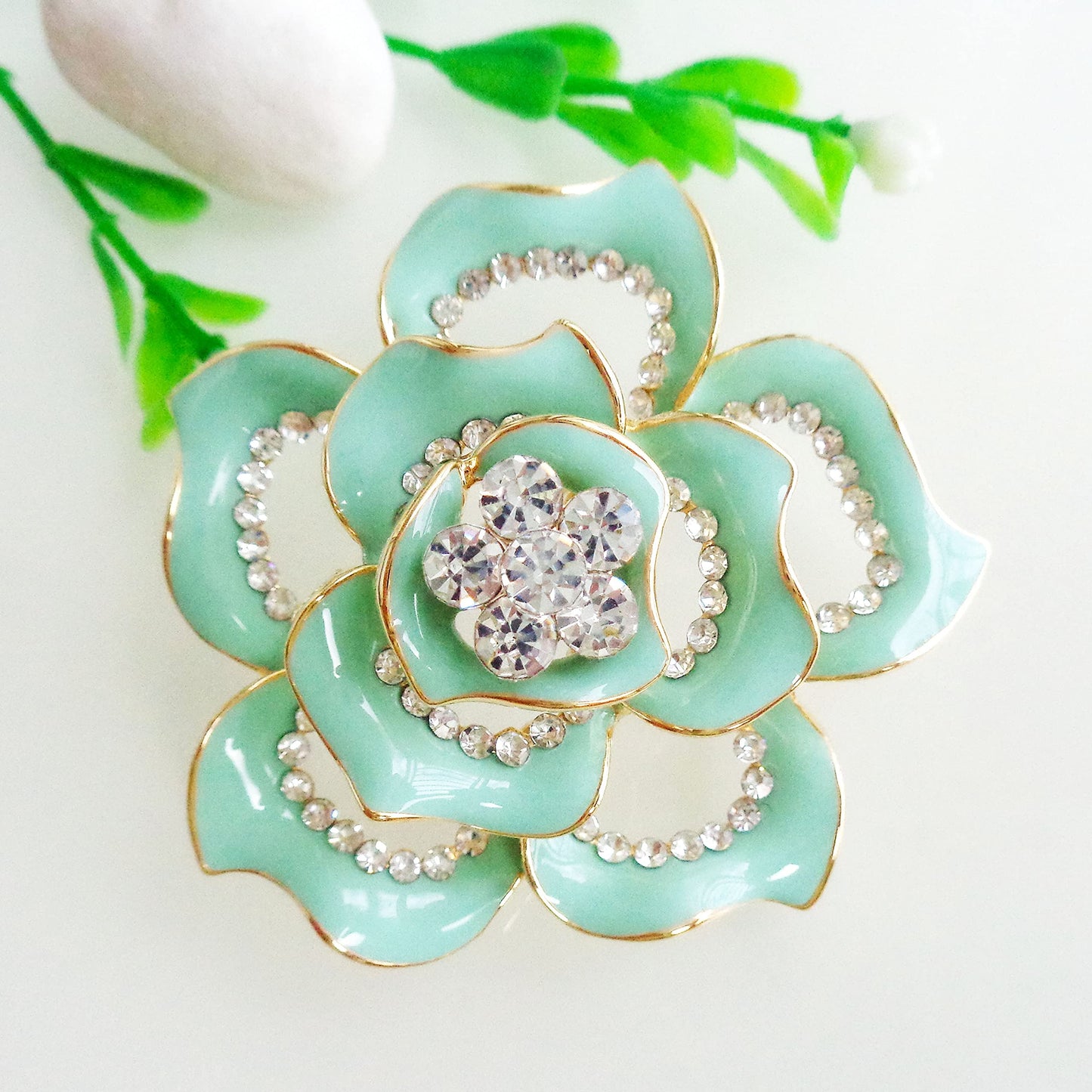 Navachi 18k Gold Plated Clear Crystal Light Green Enamel Flower Az7434b Brooch Pin