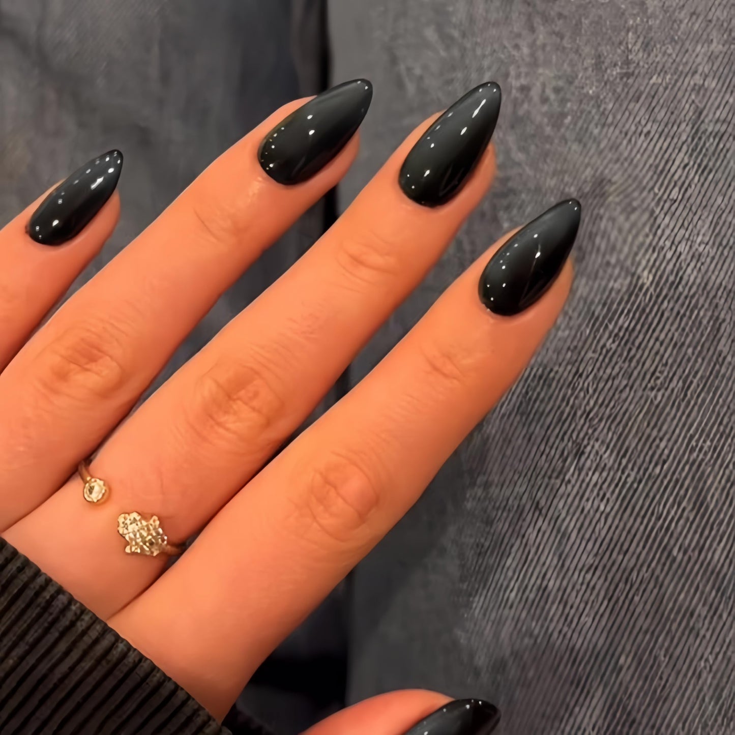 KQueenest Cat Eye Black Press on Nails Medium Almond, 30 Pcs Glitter Fake Nails Medium Stiletto, Sparkly Bling Black Nails Press on, Reusable Shiny Soft Gel Stick on Nails for Women Goth Manicure