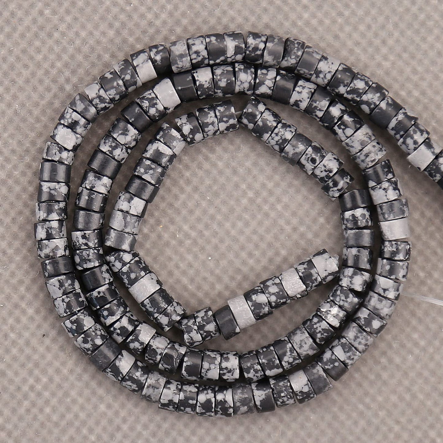 BONNY BOXX 150PCs Natural Black Imperial Jasper Spacer Beads, Loose Semi Precious Flat Round Gemstone Heishi Disc Stone Beads for Beading Jewelry Making 4mm*2mm