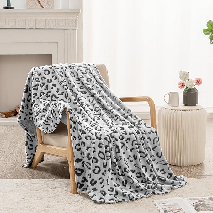 SOCHOW Flannel Fleece Cheetah Print Throw Blanket for Women, Lightweight Super Soft Cozy Plush Blanket, 50 x 60 Inches Black Leopard