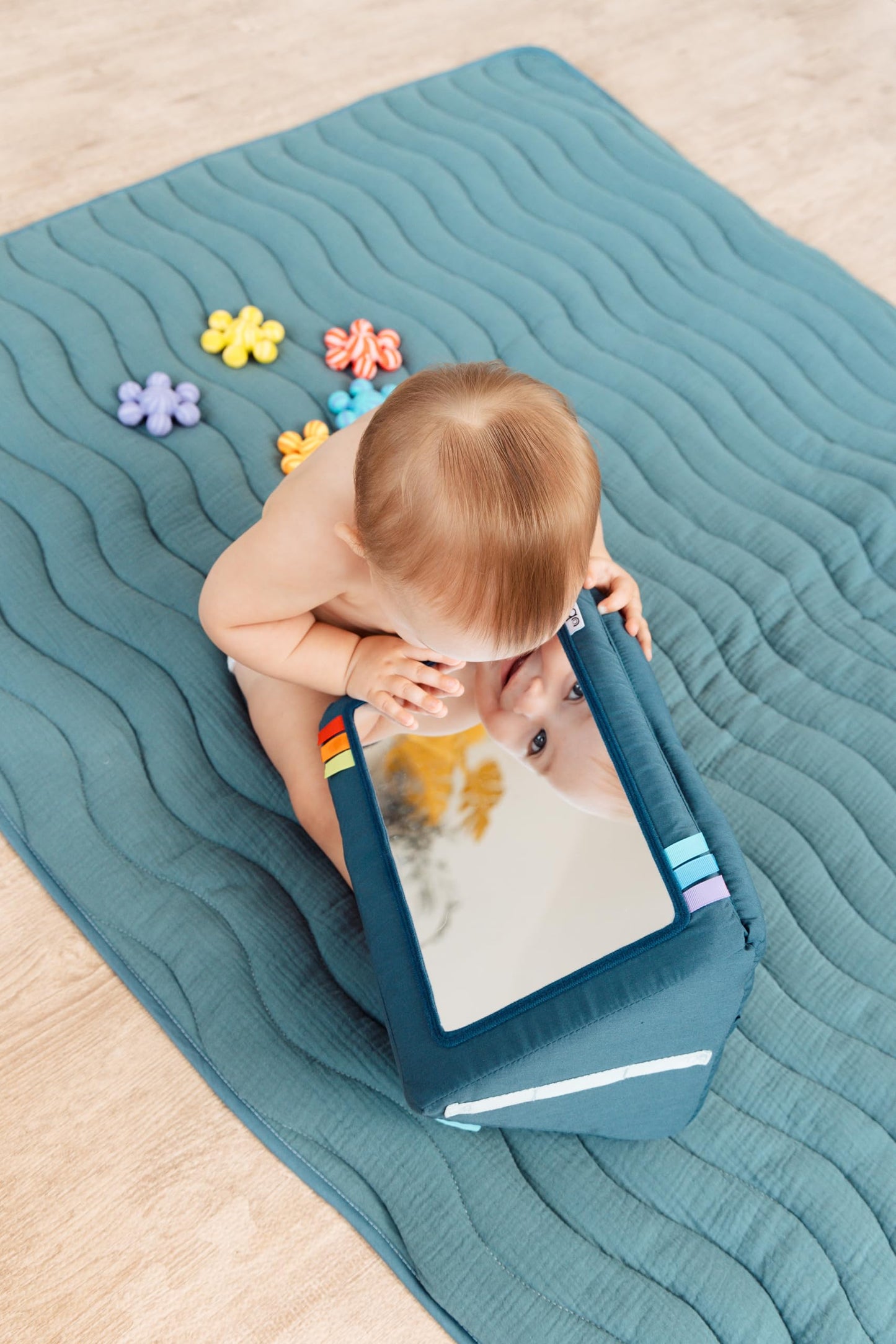 Ubbi Mirror Me Activity Toy, Tummy Time Developmental Baby Toy, Multi-Sensory Play Cube, Includes High Contrast Visual Learning Cards and Silicone Teether