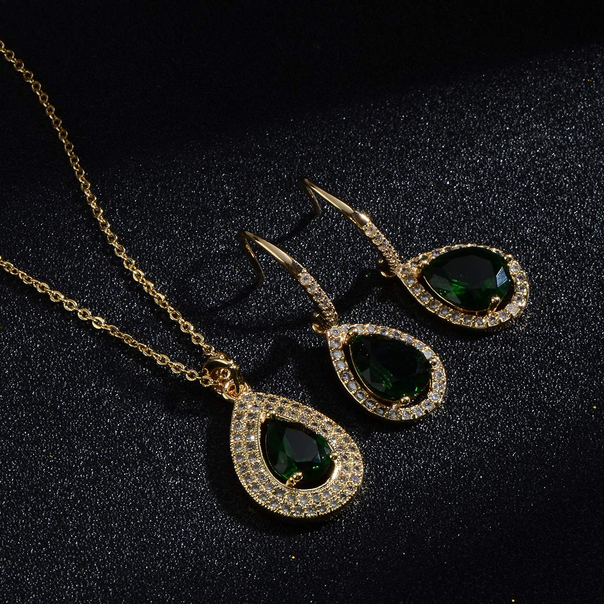 pear shape jewelry set emerald green