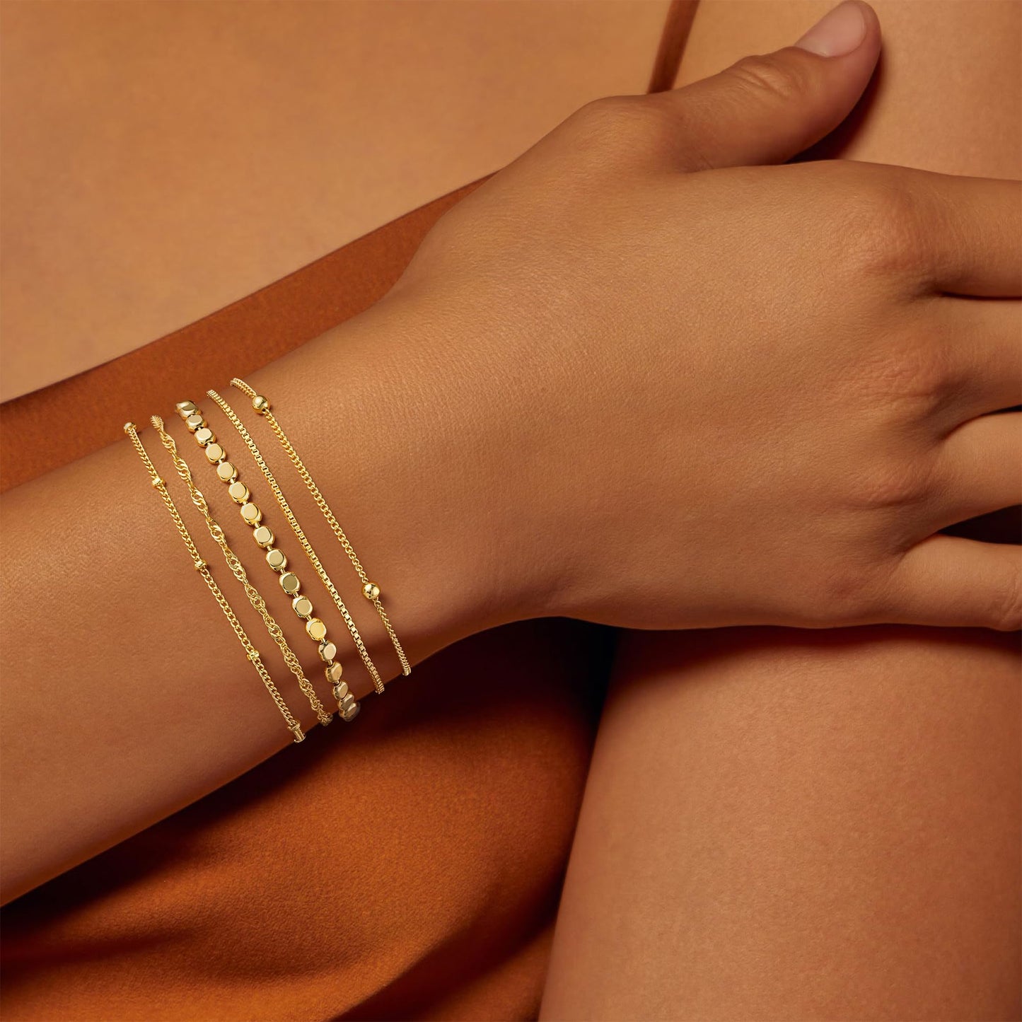 Turandoss Gold Bracelets Stack for Women, Dainty 14K Gold Plated Stackable Bracelet Set Adjustable Satellite Box Chain Bracelet Waterproof Non Tarnish Jewelry Gifts for Women