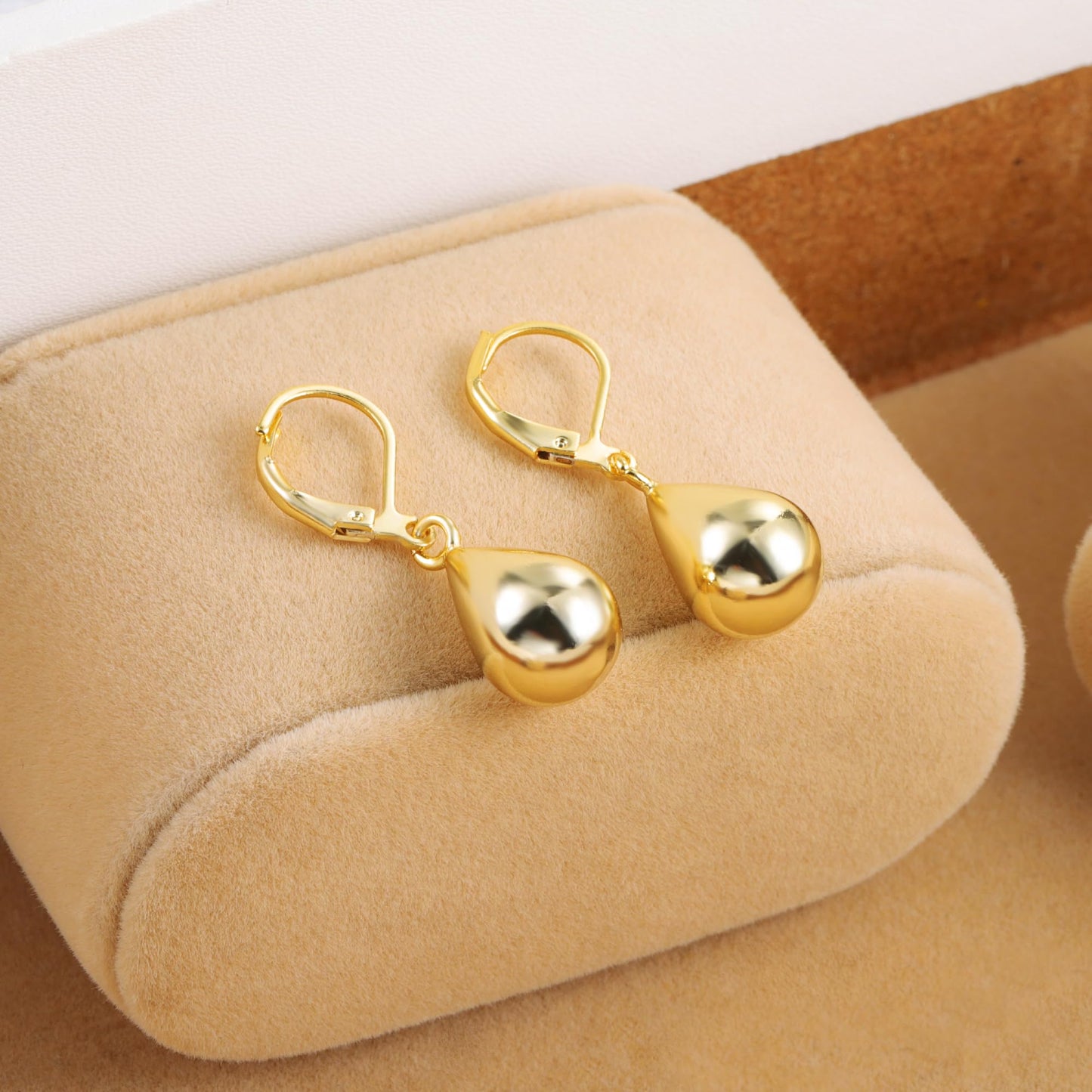 Teardrop Leverback Dangle Earrings for Women 14K Gold Tear Drop Waterdrop Dangle Earrings for Women Trendy Hypoallergenic Teardrop Leverback Earring